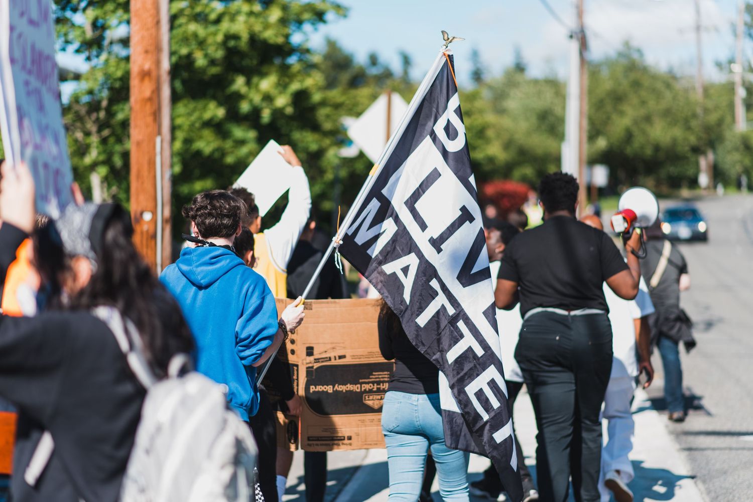 Black Lives Matter Mukilteo attendees in street