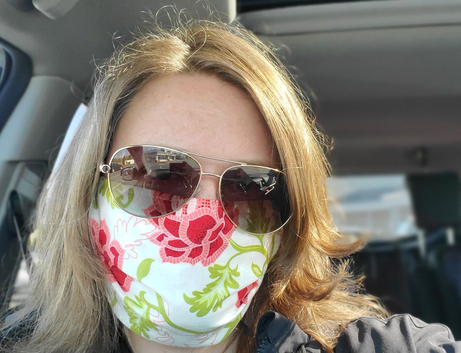 photographer Rebecca Kathryn Photos masked up and ready for a session