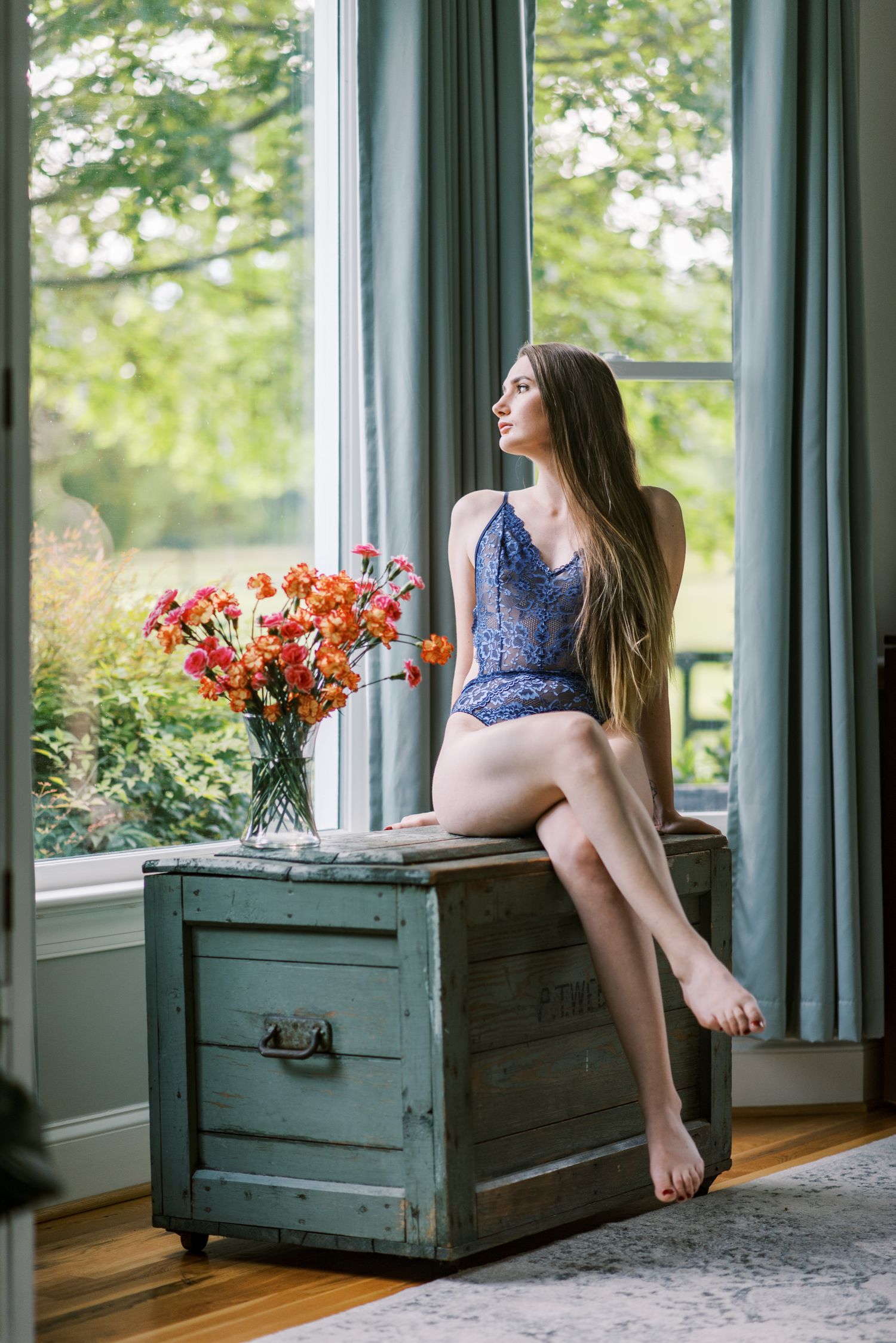 Feminine boudoir portraits inspired by Savannah’s Southern charm
