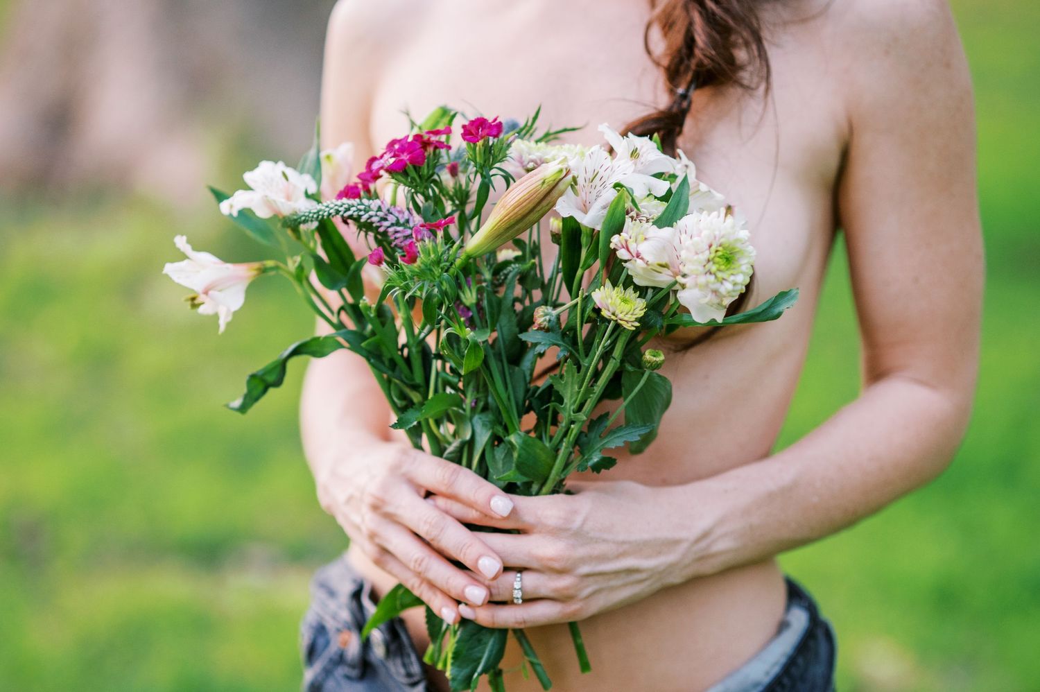 Romantic Southern boudoir portrait in historic Savannah district