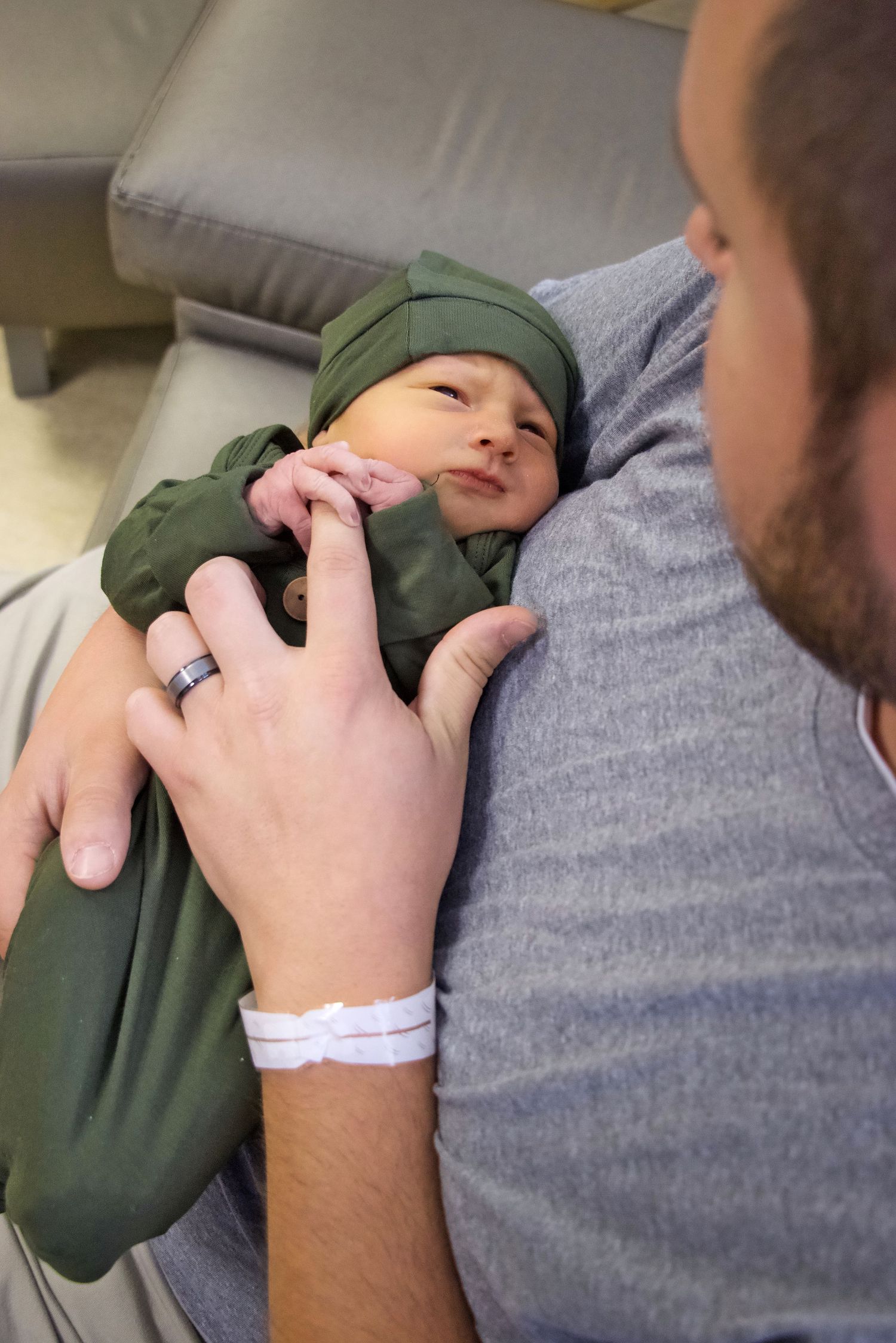 48-fresh, in hospital newborn photography
