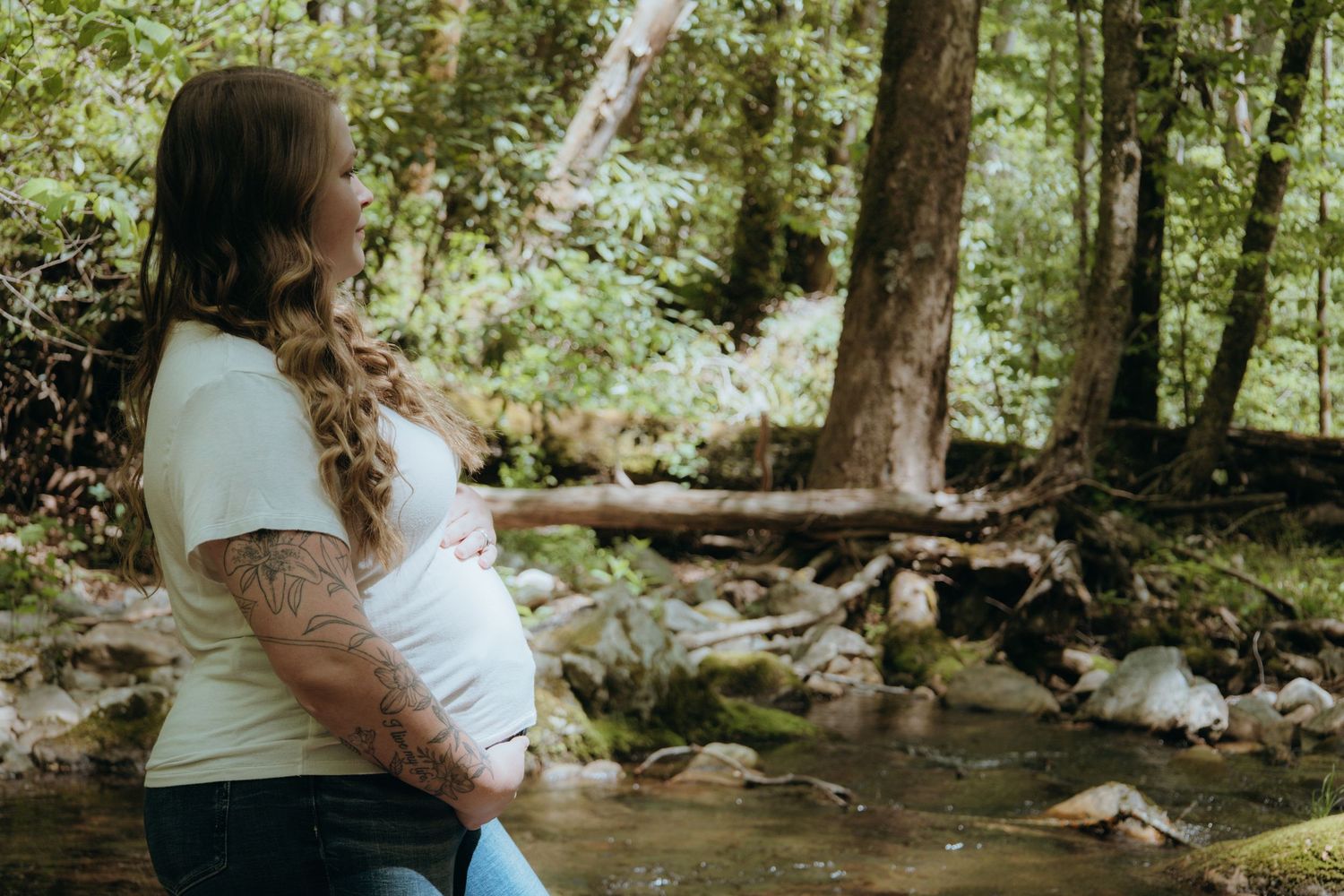 Dreamy River Maternity