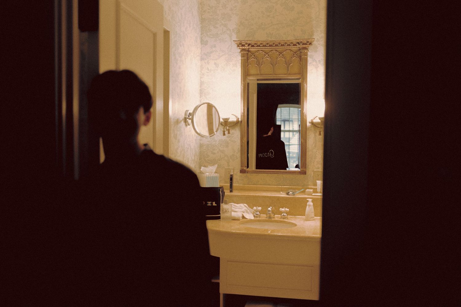 jewish groom getting ready  at Old Mill hotel Toronto