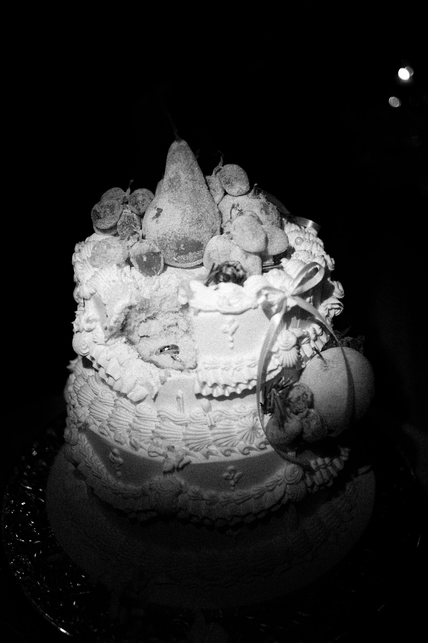 wedding cake at Old Mill Toronto Fall wedding
