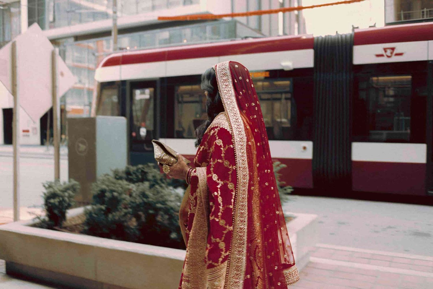 urban wedding photography documentary style