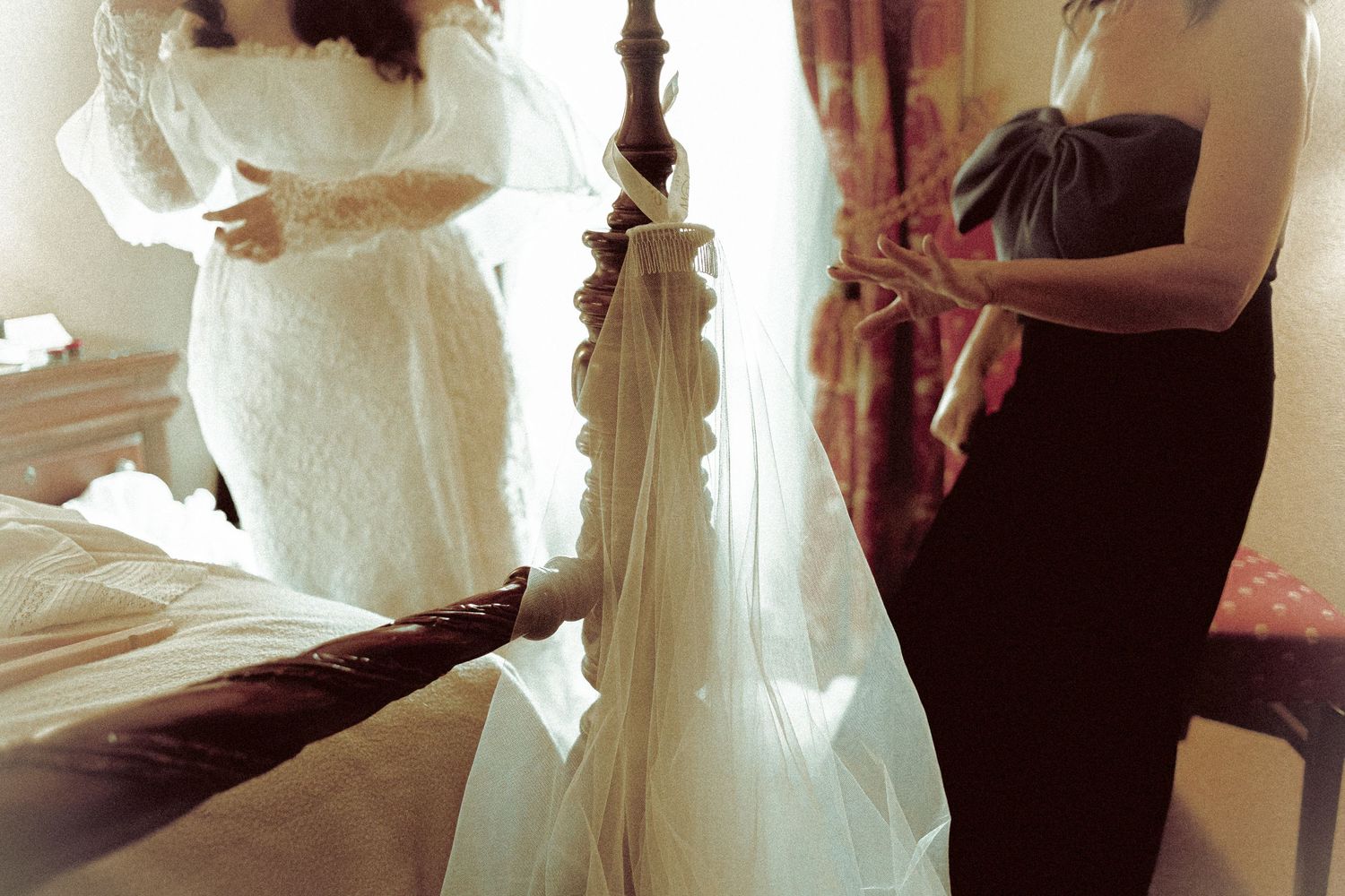 bride getting ready at Old Mill Toronto hotel king suite