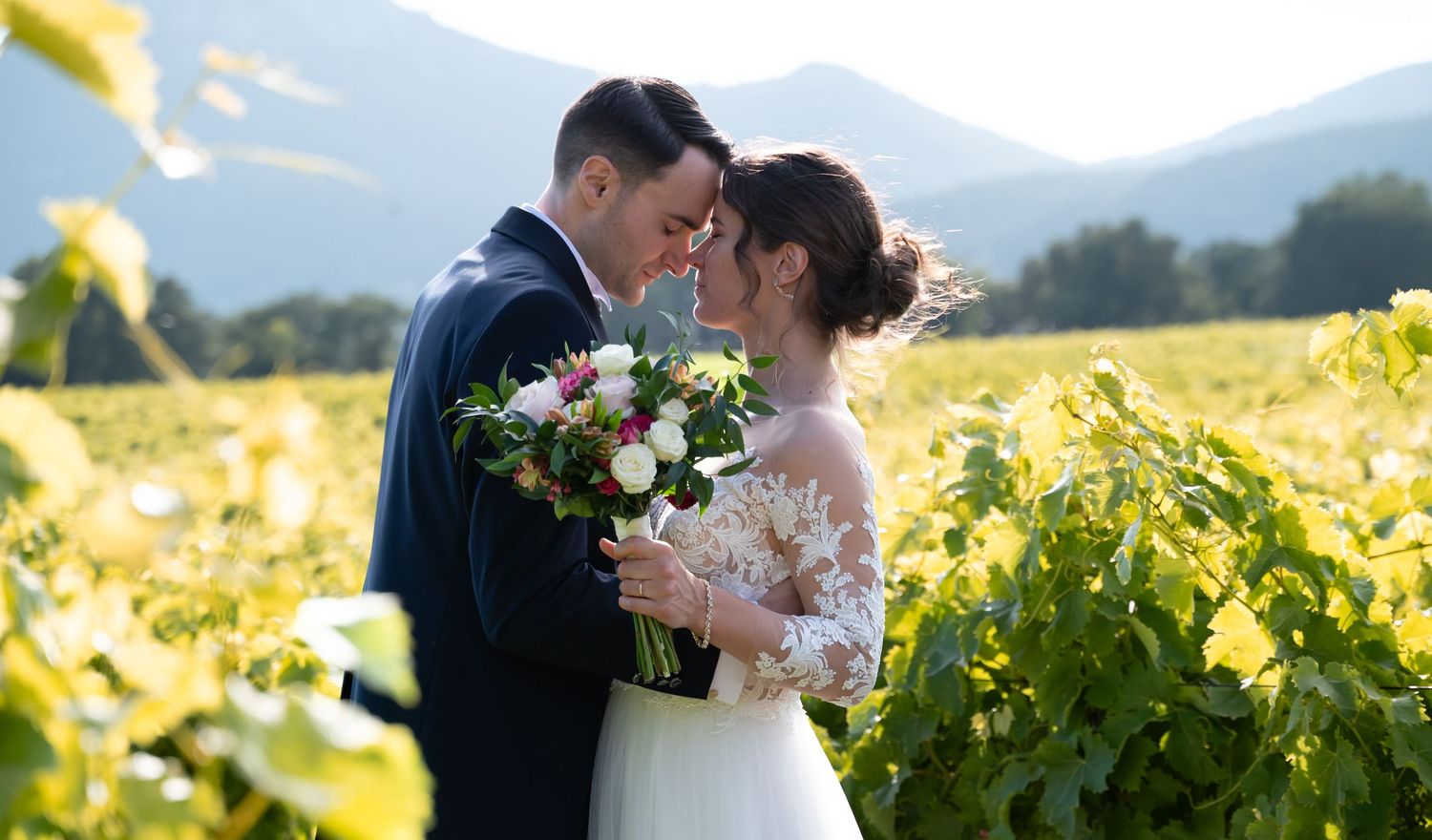 photographe mariage toulon var 83 séance photo couple dans les vignes a la Castille