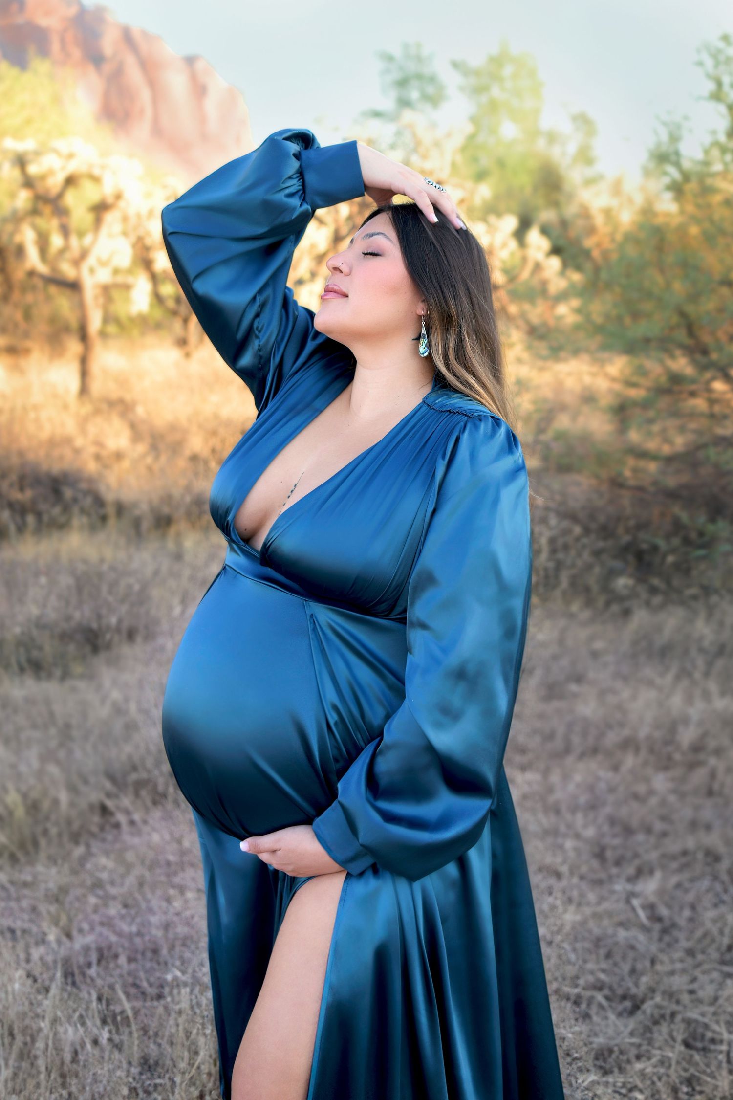 Pregnant Mother posting in Arizona Dessert for Maternity Session