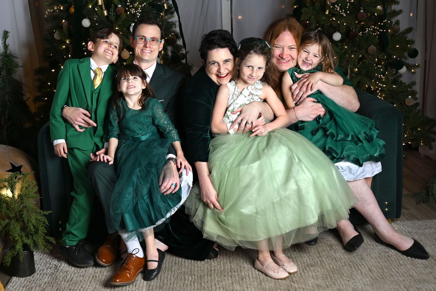 Extended Large Family Photoshoot outdoors Arizona San Tan Valley Queen Creek Luxury Kardashian fancy Christmas Card photos