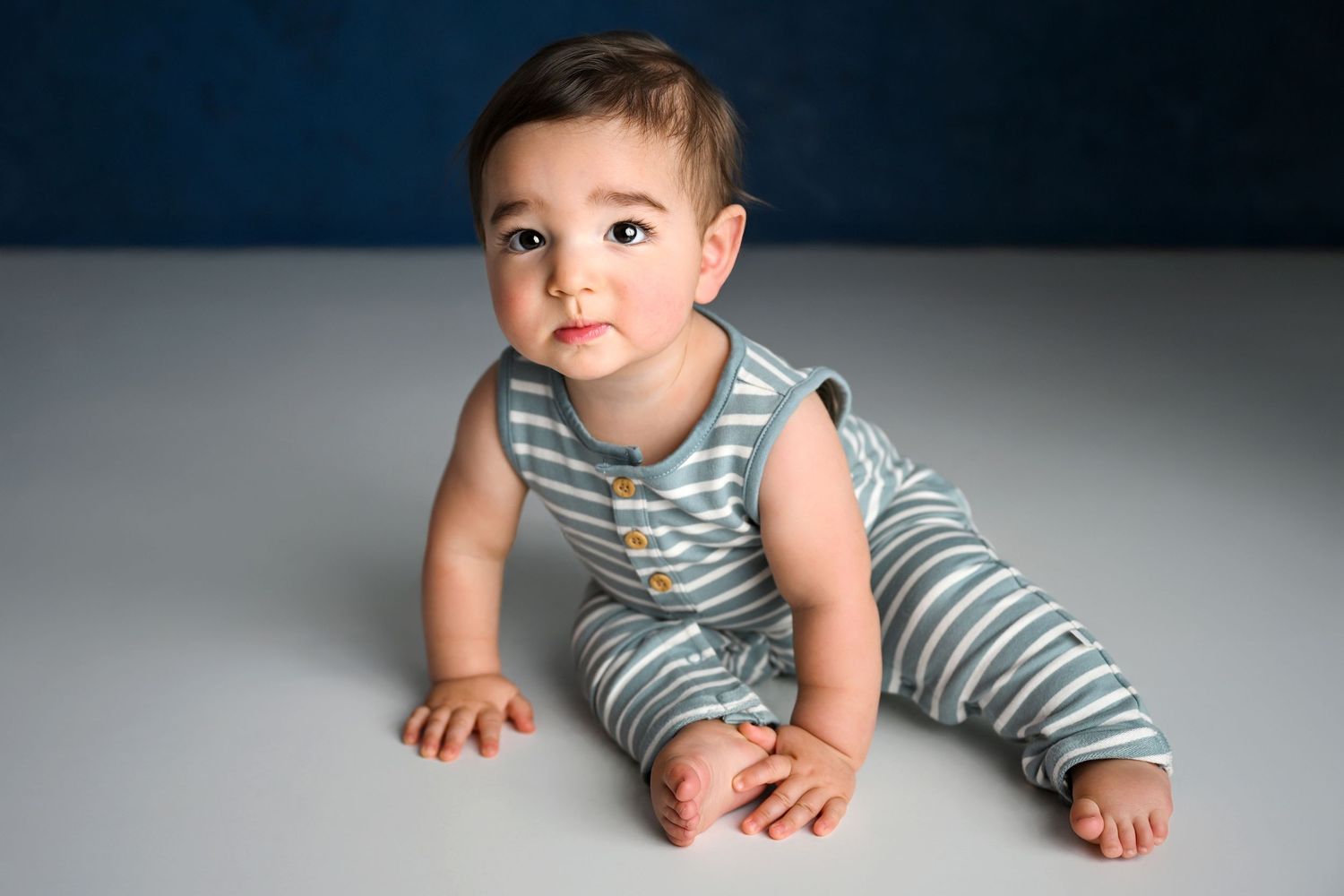 Milestone mini sitter session photographer taking image of sitting babies in Arizona