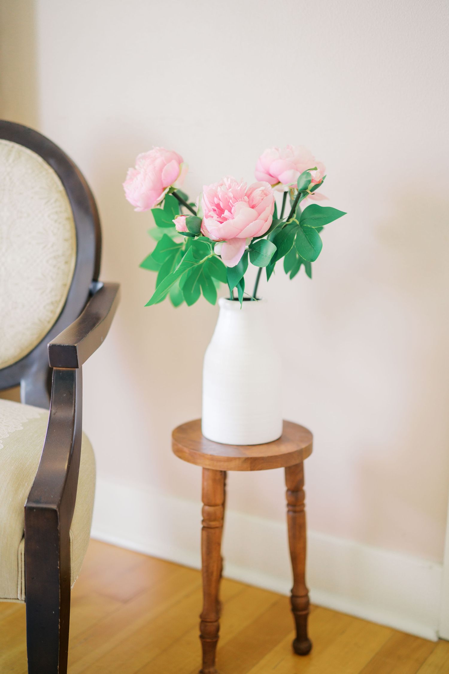 Pink peonies in the bridal suite at a Kelley Farm wedding in Bonney Lake