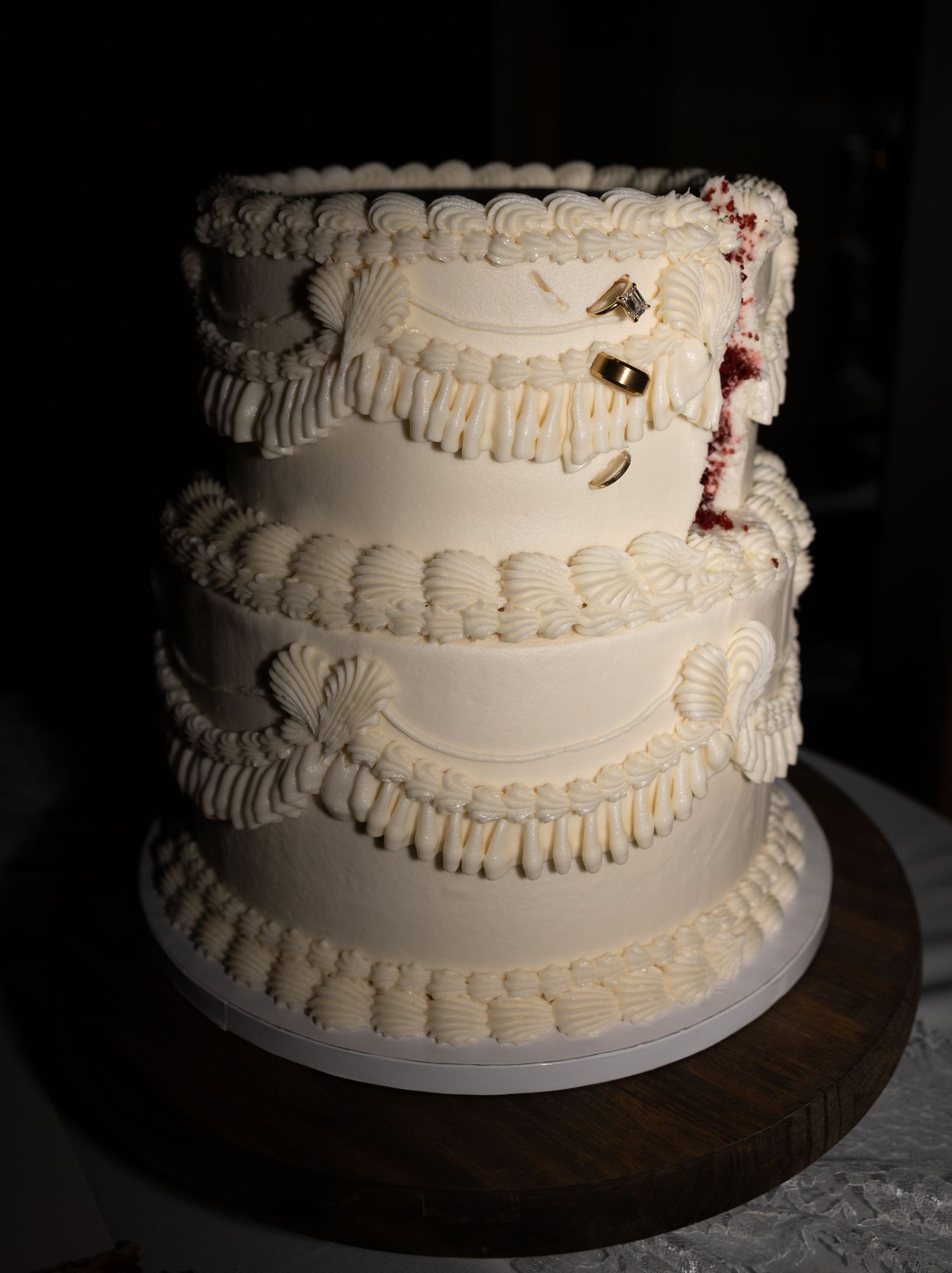 Wedding cake at The Historic Robertson Homestead taken by Rock Hill Wedding Photographer
