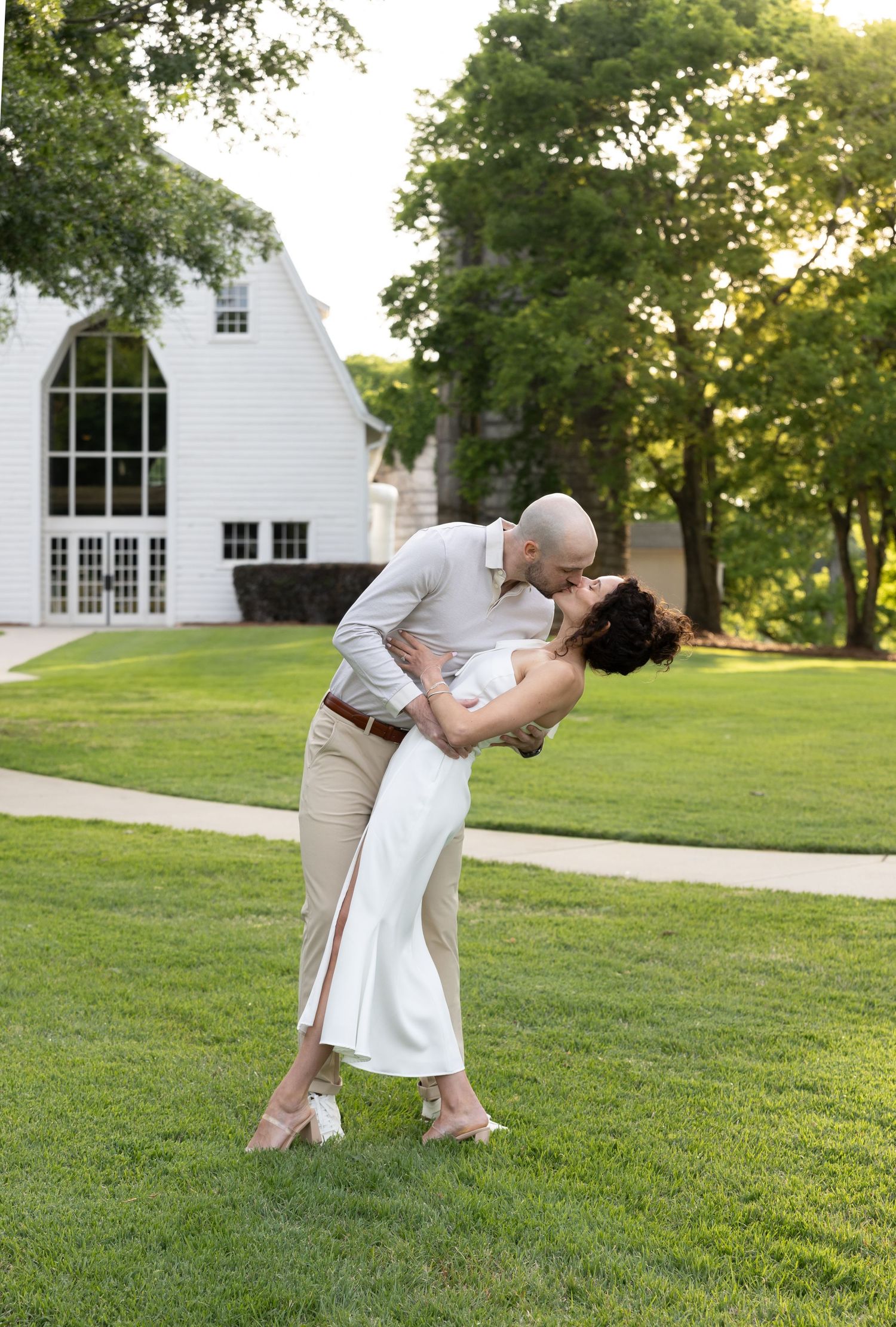 Couple photography session at The Dairy Barn in Fort Mill, photography by Fort Mill Photographer, Natalie Wilson