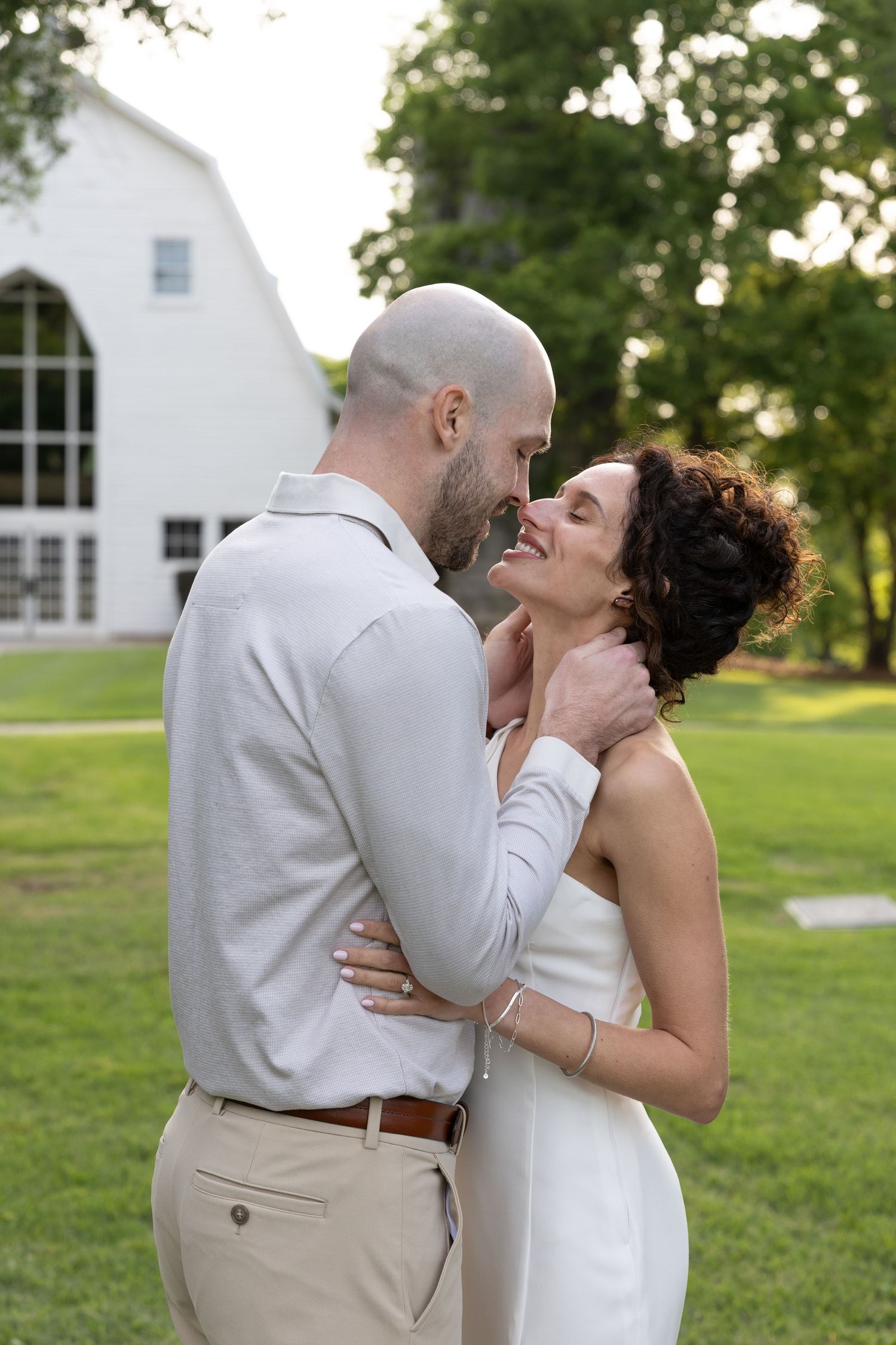 Photo taken by Fort Mill Photographer, Natalie Wilson of a Couple in love at The Dairy Barn at Anne Springs Greenway