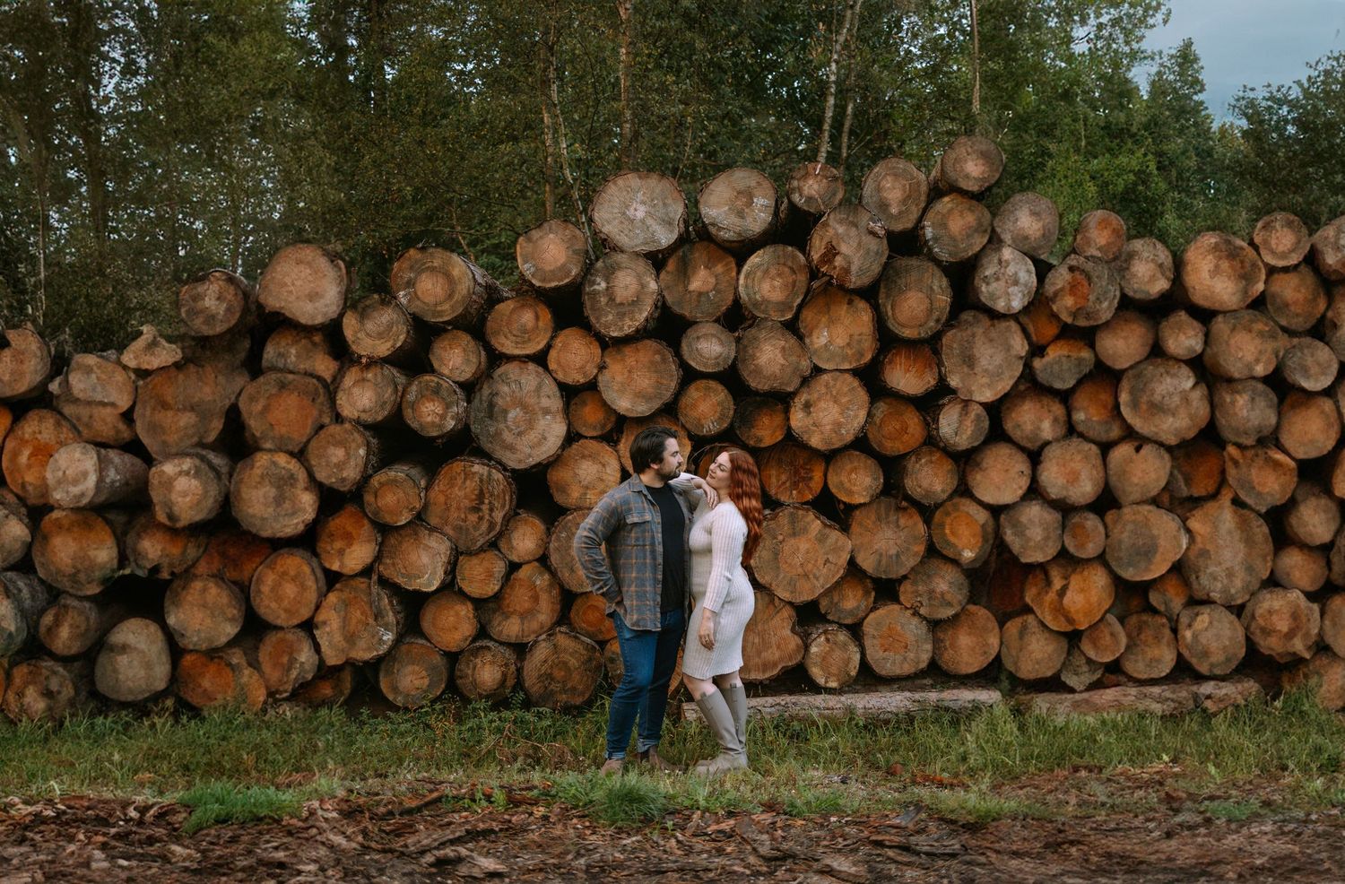 couple date night outdoor forest