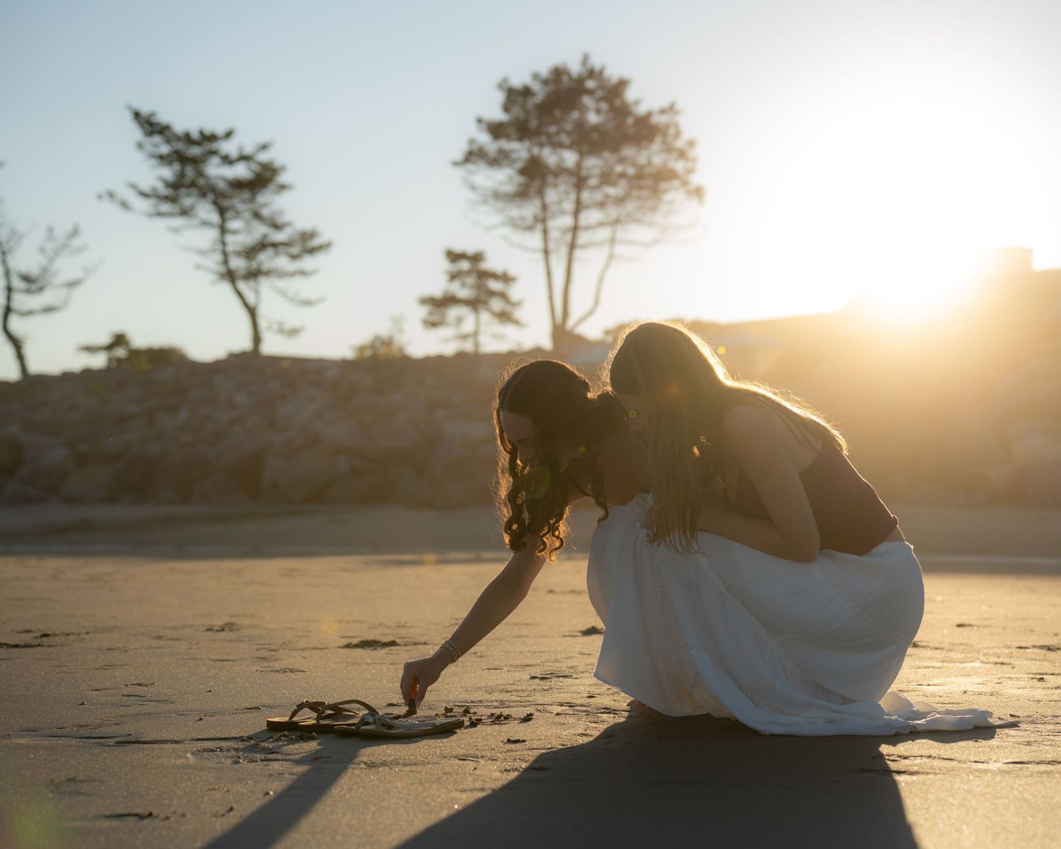 Fv3 Media LLC - New Hampshire based photographer Frank V Fichera III - Senior beach Photos best friends at the beach