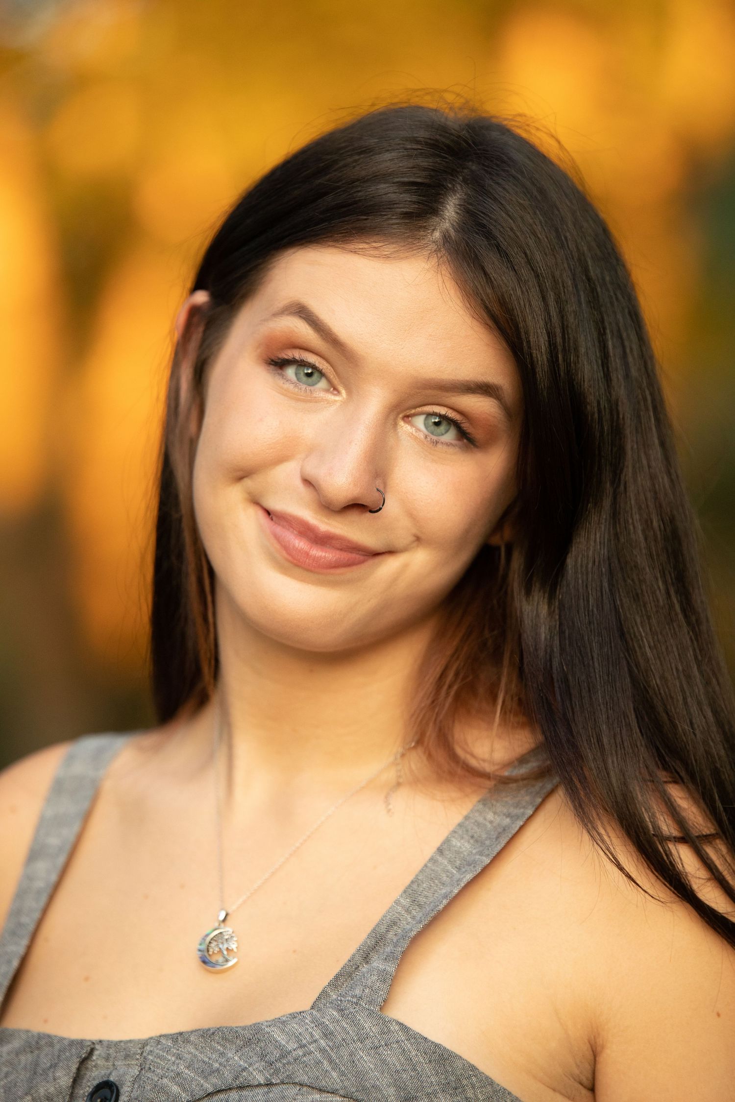 high school senior portraits, graduation pictures.