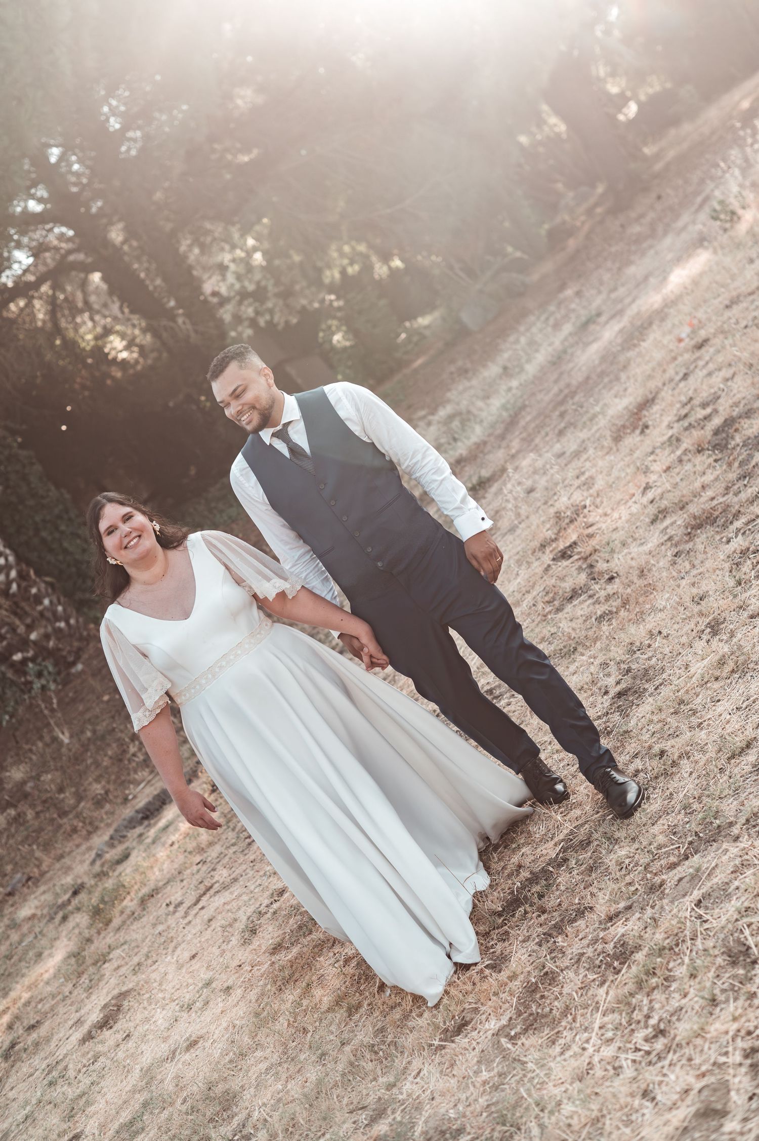 Intimate wedding portraits in Évora, Portugal, with warm Alentejo sunset light.