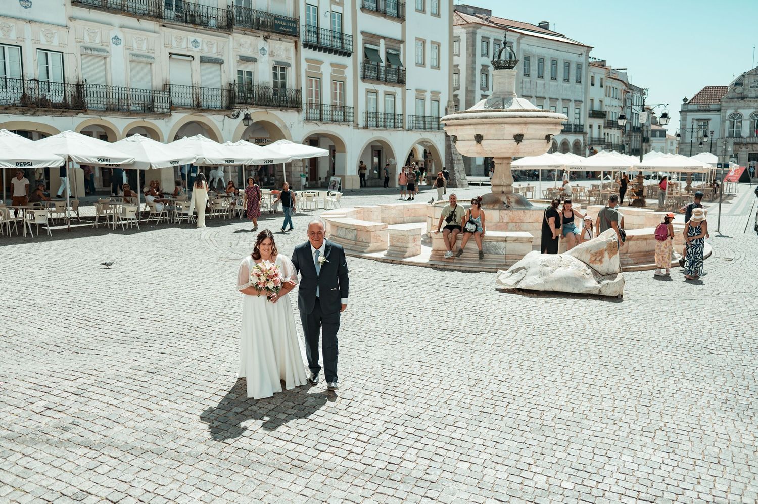 Destination wedding photography in Alentejo with authentic and intimate moments.