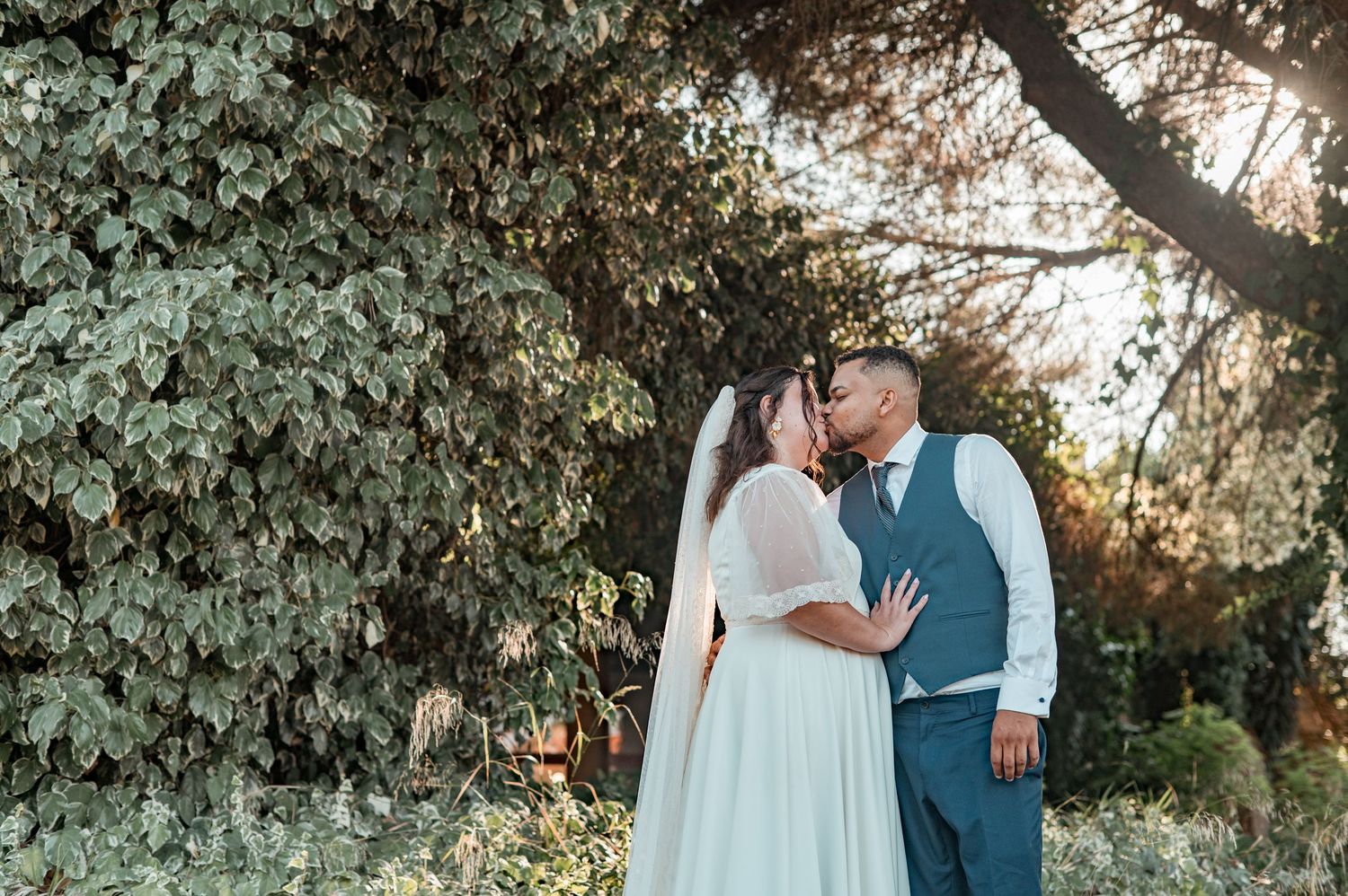 Destination wedding photography in Alentejo with authentic and intimate moments.