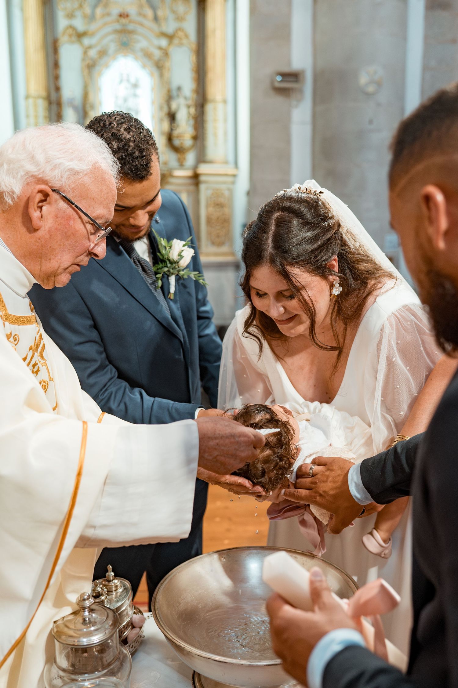 Destination wedding photography in Alentejo with authentic and intimate moments.