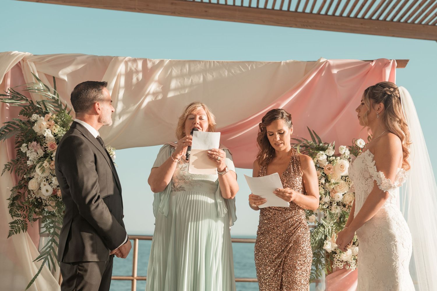 Elegant destination wedding near Lisbon with relaxed seaside atmosphere.