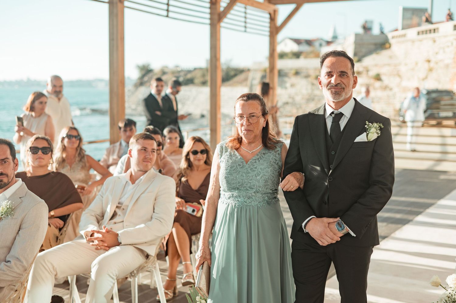Elegant destination wedding near Lisbon with relaxed seaside atmosphere.