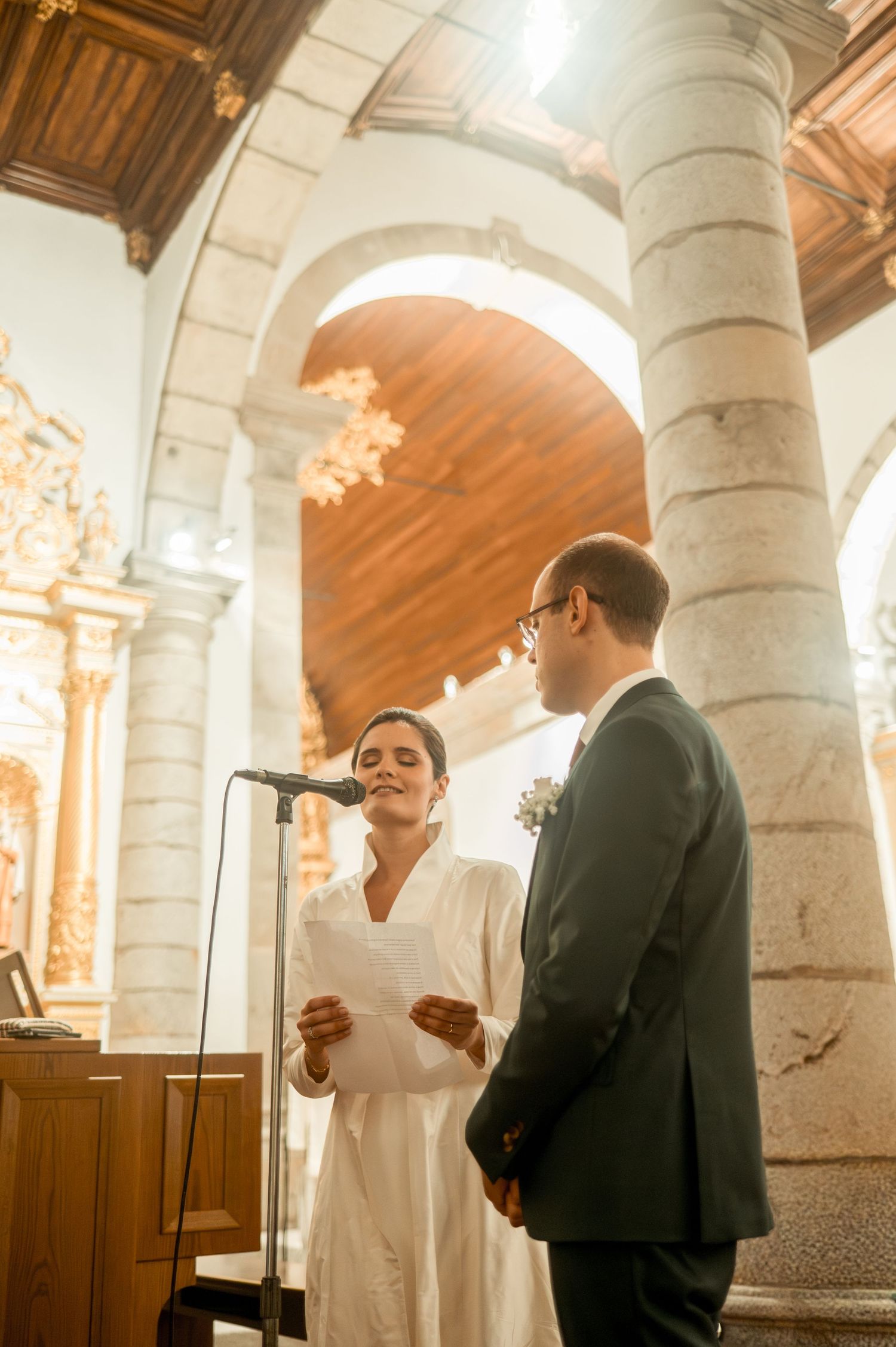 Emotional winter wedding celebration in Porto with cozy and festive atmosphere.