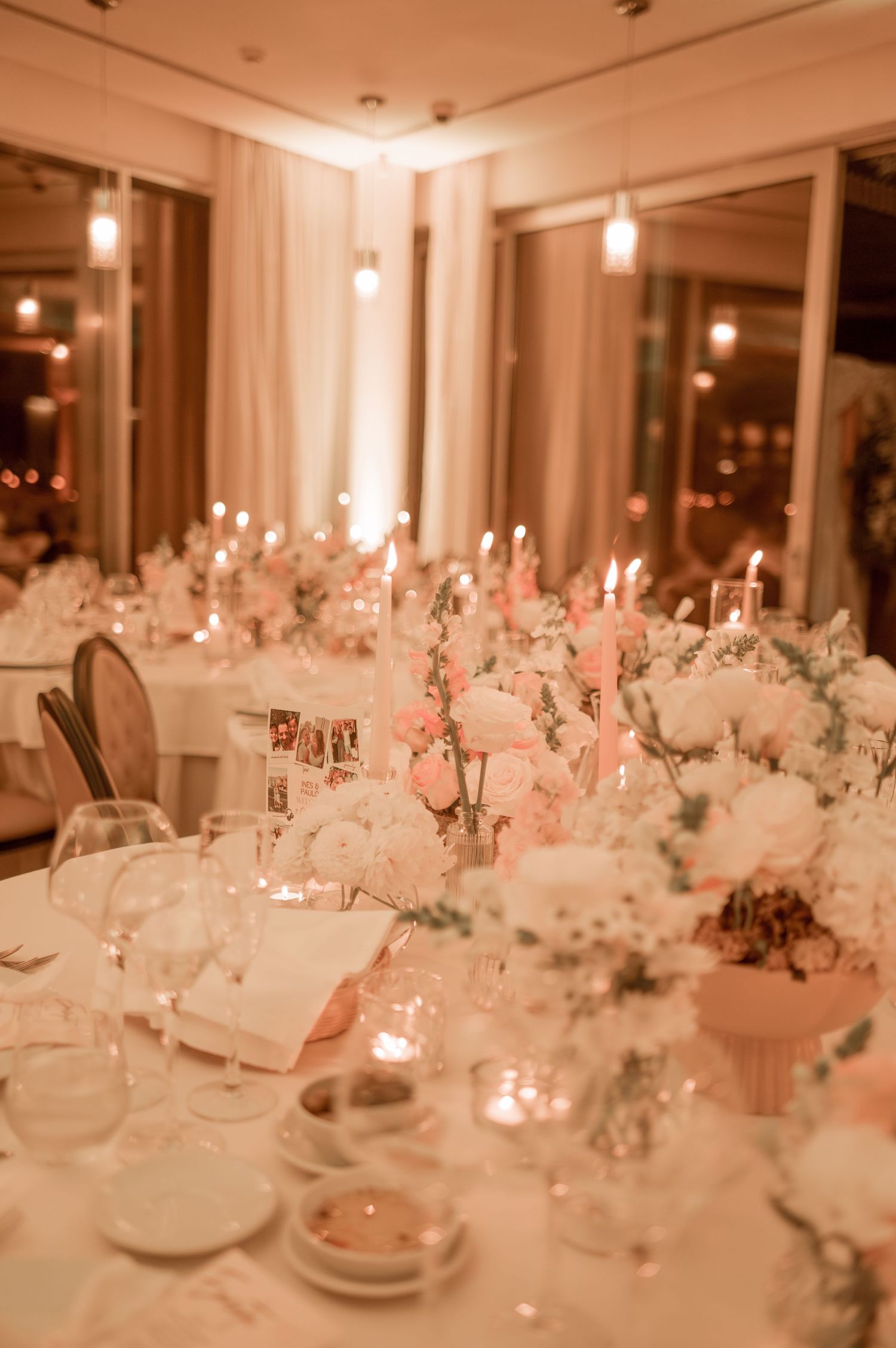 Details of an wedding overlooking the ocean in Parede, Portugal.