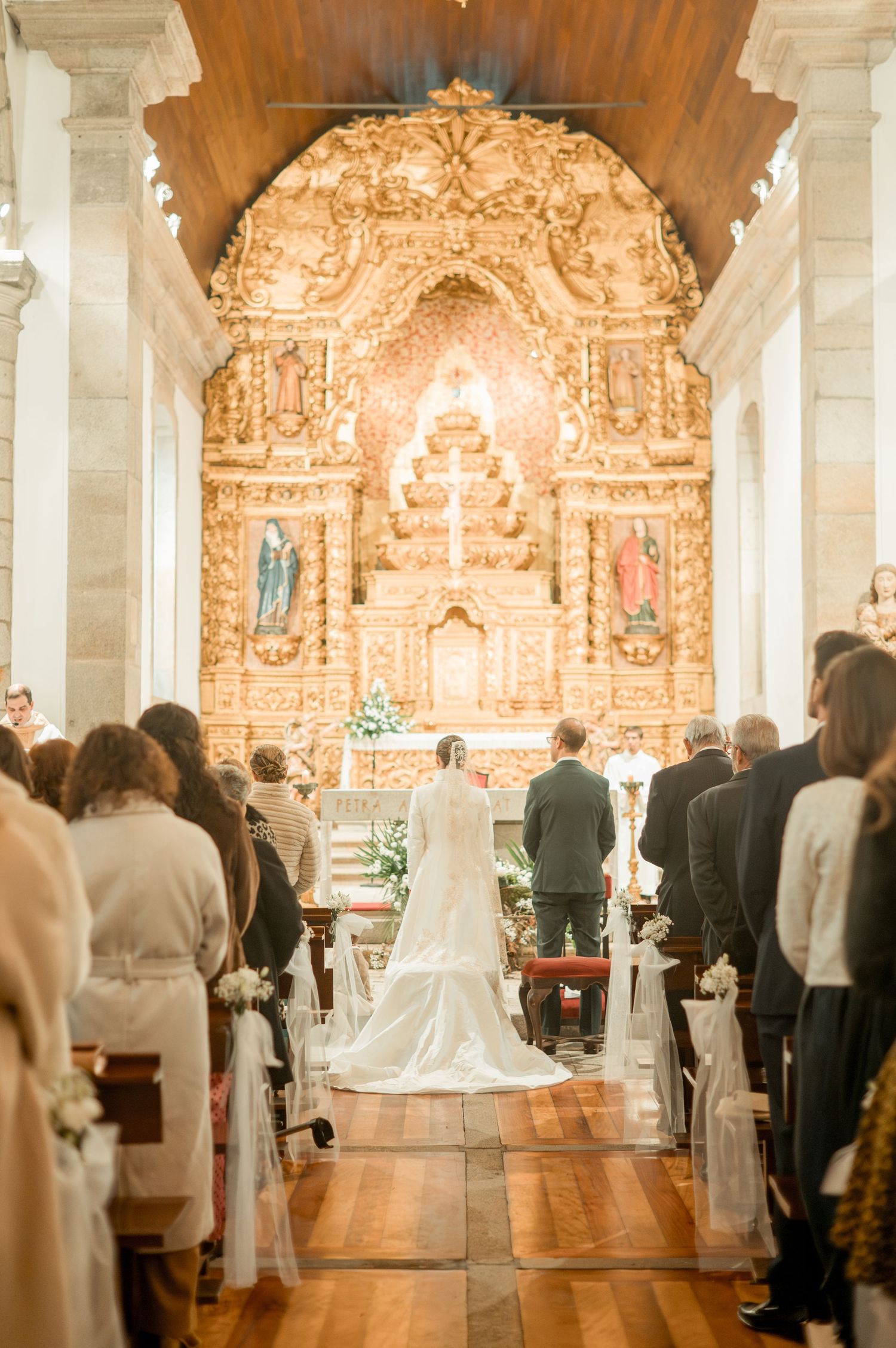 Emotional winter wedding celebration in Porto with cozy and festive atmosphere.