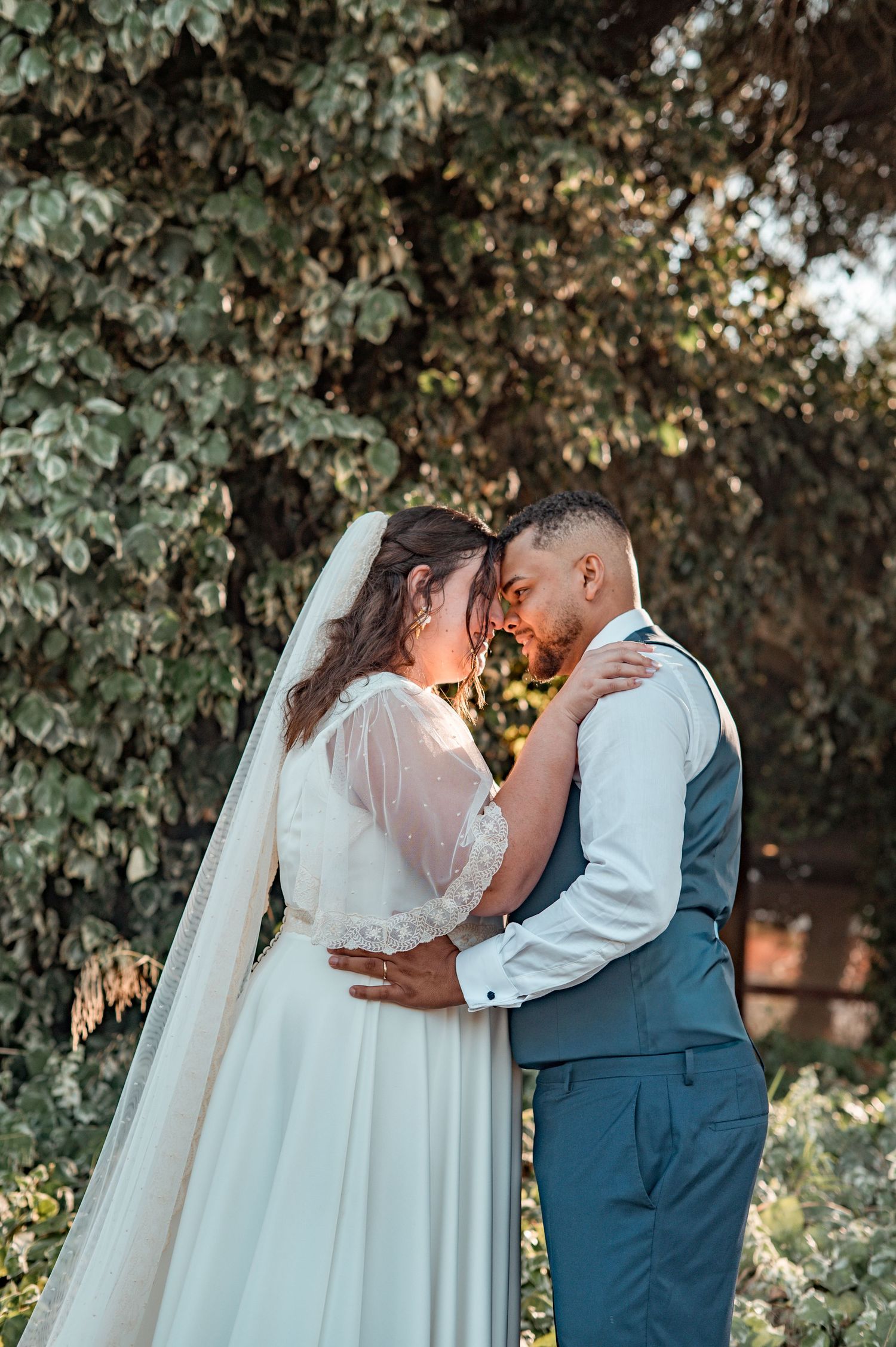 Destination wedding photography in Alentejo with authentic and intimate moments.