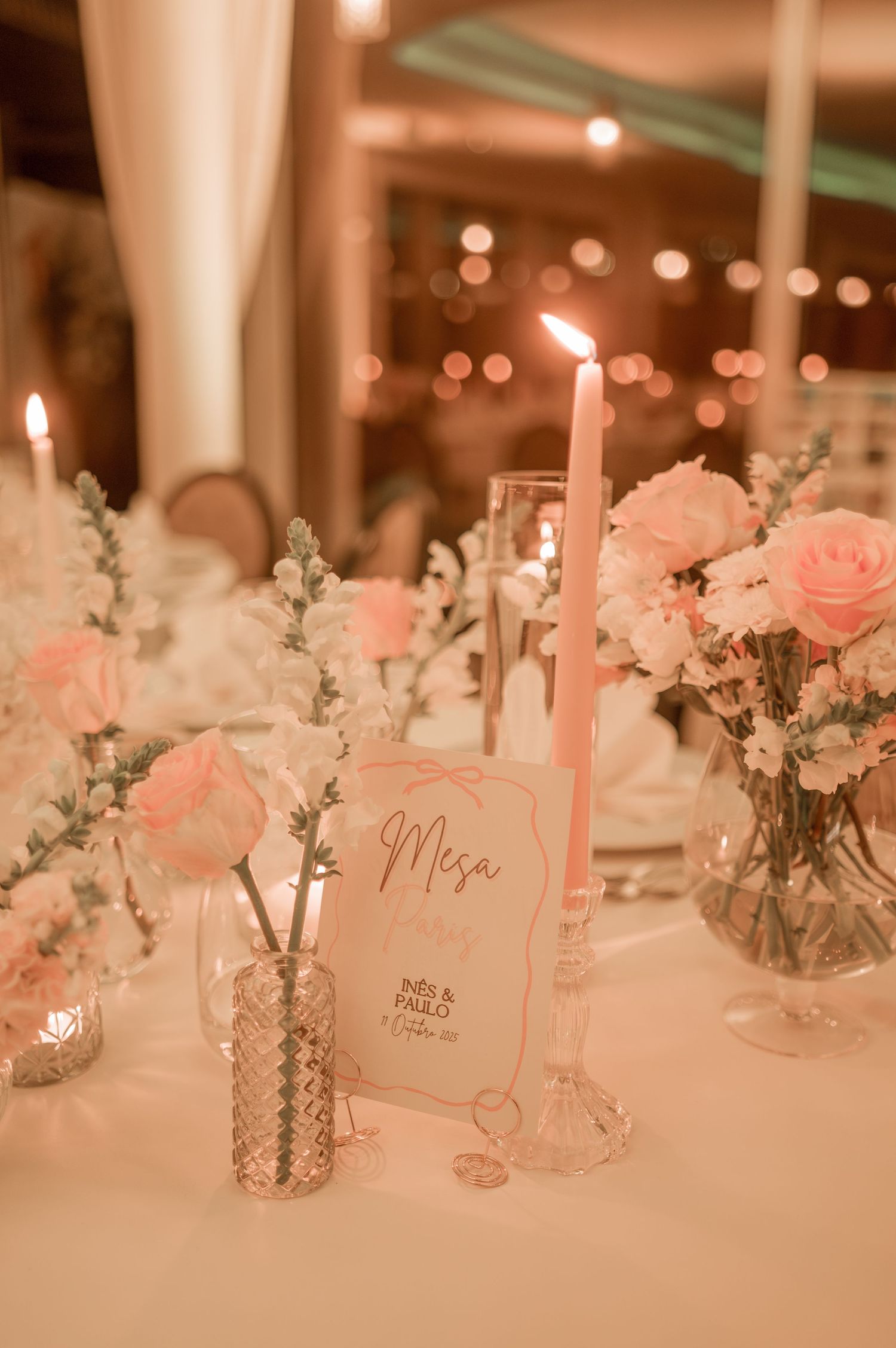 Details of an wedding overlooking the ocean in Parede, Portugal.