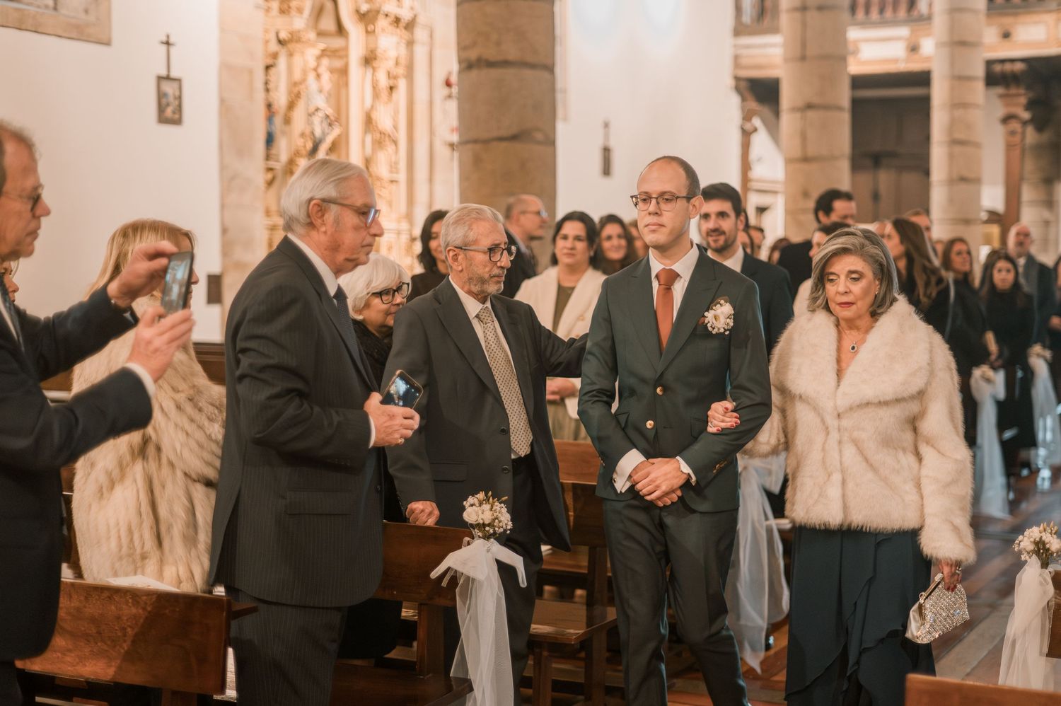 Emotional winter wedding celebration in Porto with cozy and festive atmosphere.