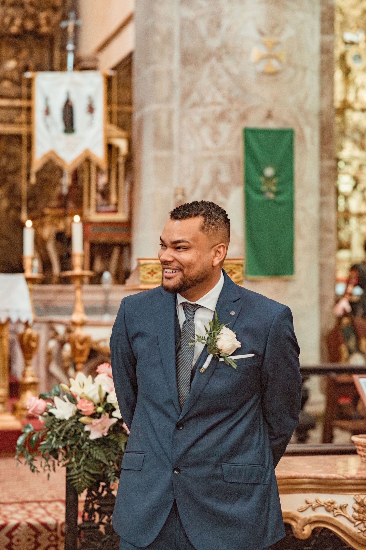 Destination wedding photography in Alentejo with authentic and intimate moments.