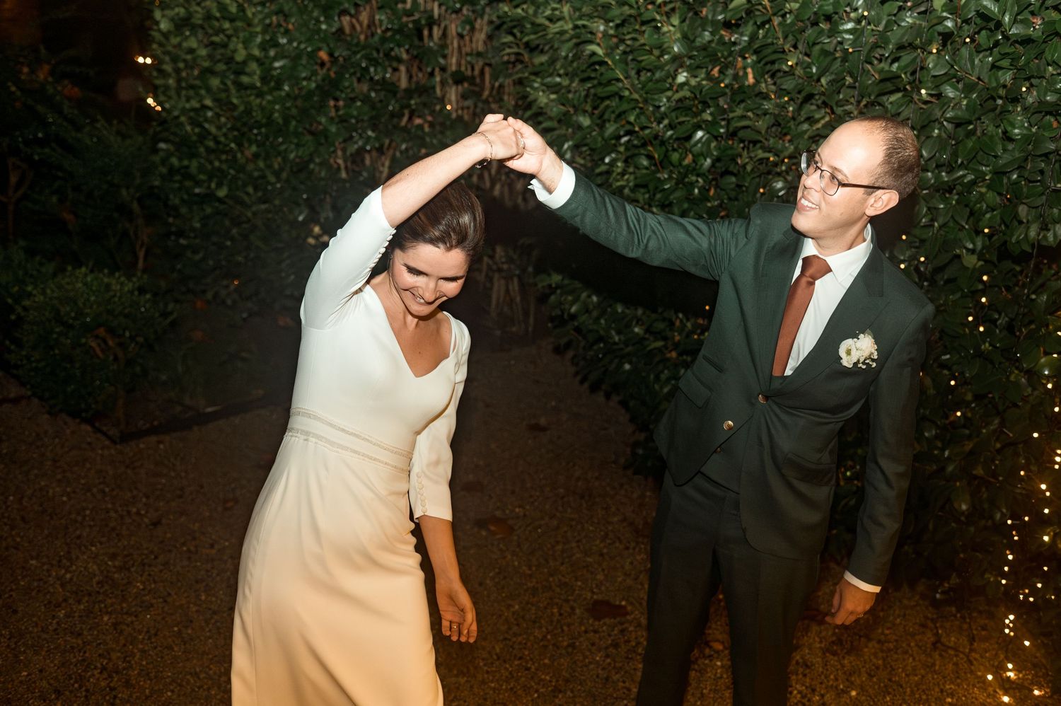 Couple celebrating their wedding in Porto during the magical Christmas season.