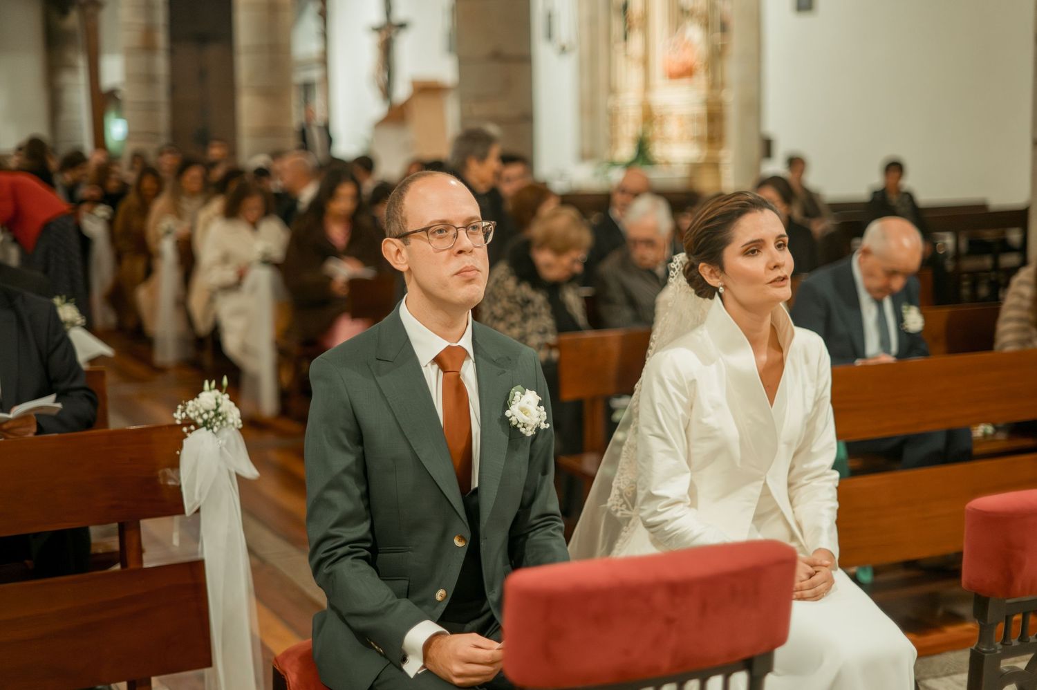 Emotional winter wedding celebration in Porto with cozy and festive atmosphere.