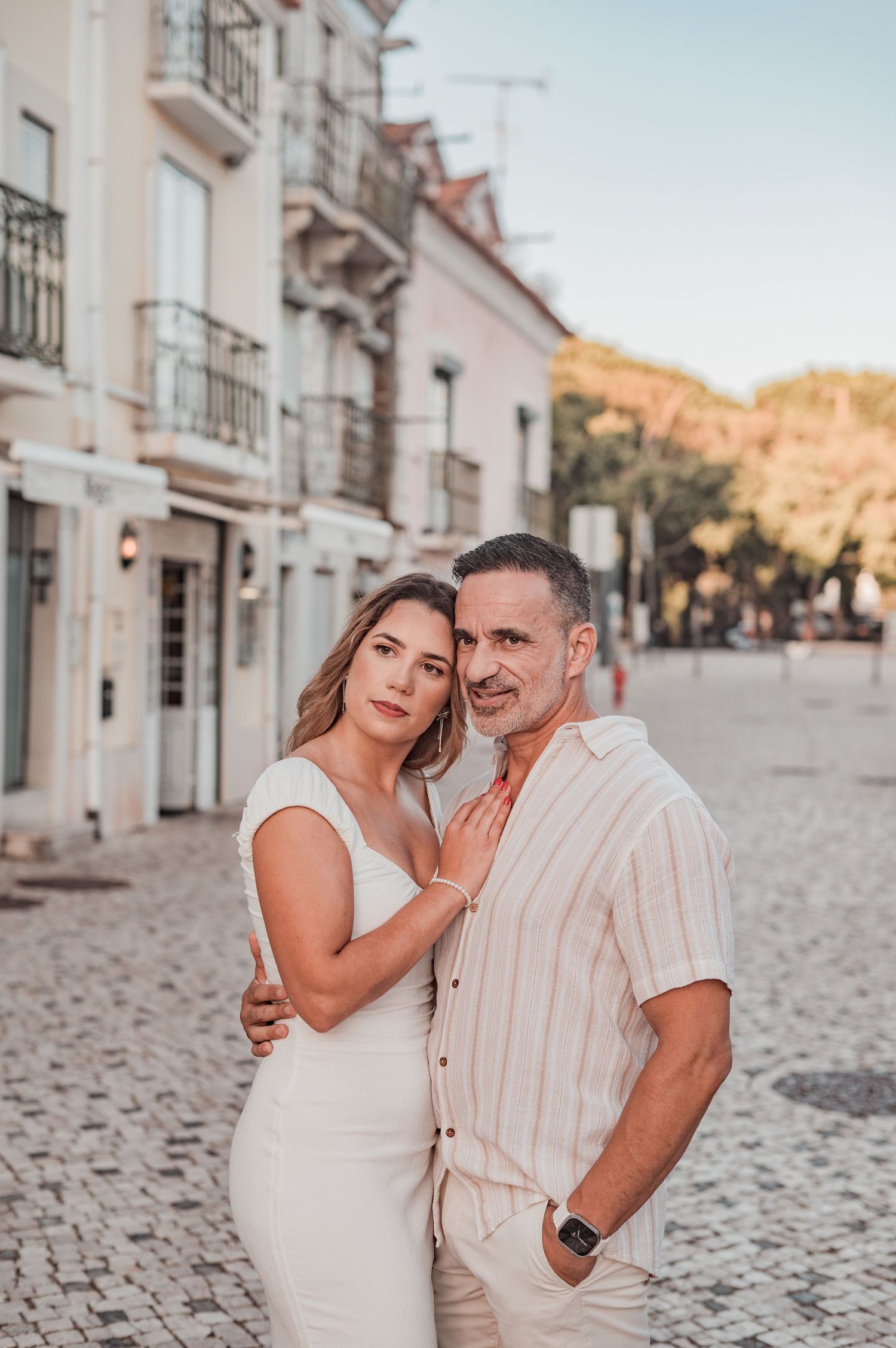 Pre-wedding photography in Belém, Lisbon, with candid moments of love and connection.
