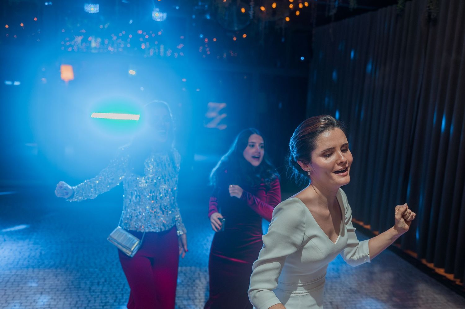 Destination wedding in Porto during Christmas season with elegant winter details.