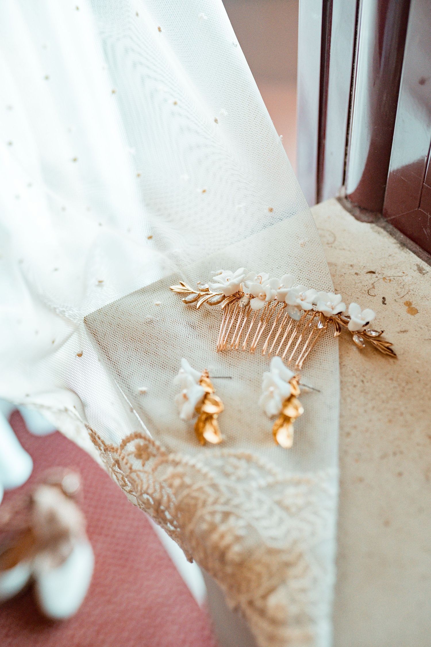 Bride in her wedding preparation in the historic center of Évora, Portugal.