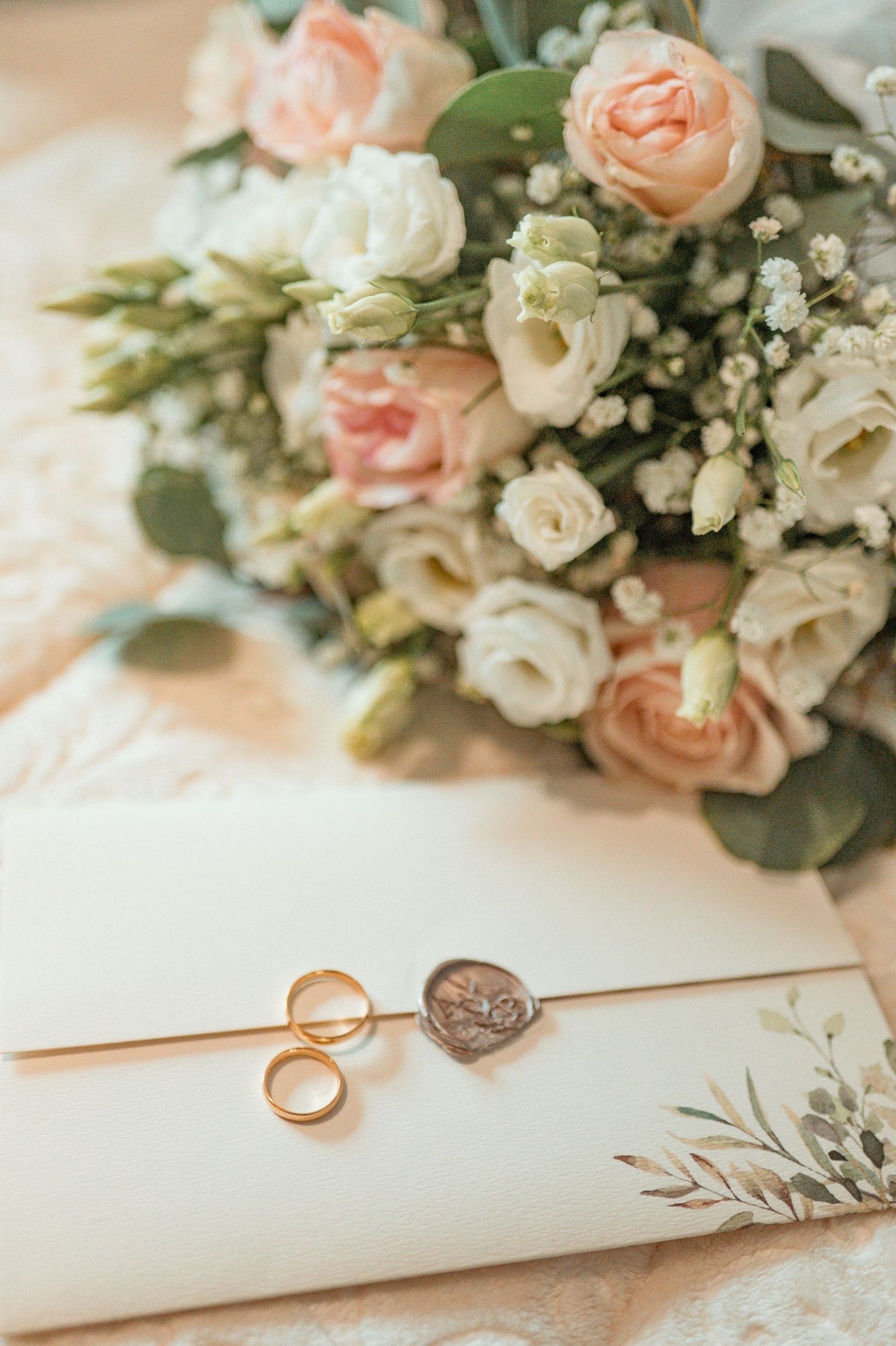Wedding photography in Porto during December with seasonal decorations.