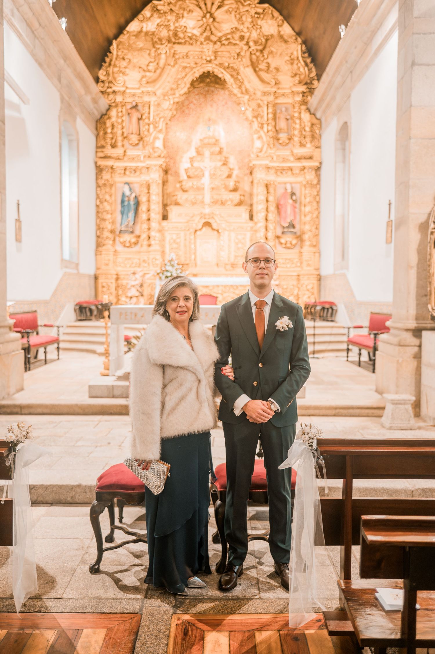 Emotional winter wedding celebration in Porto with cozy and festive atmosphere.
