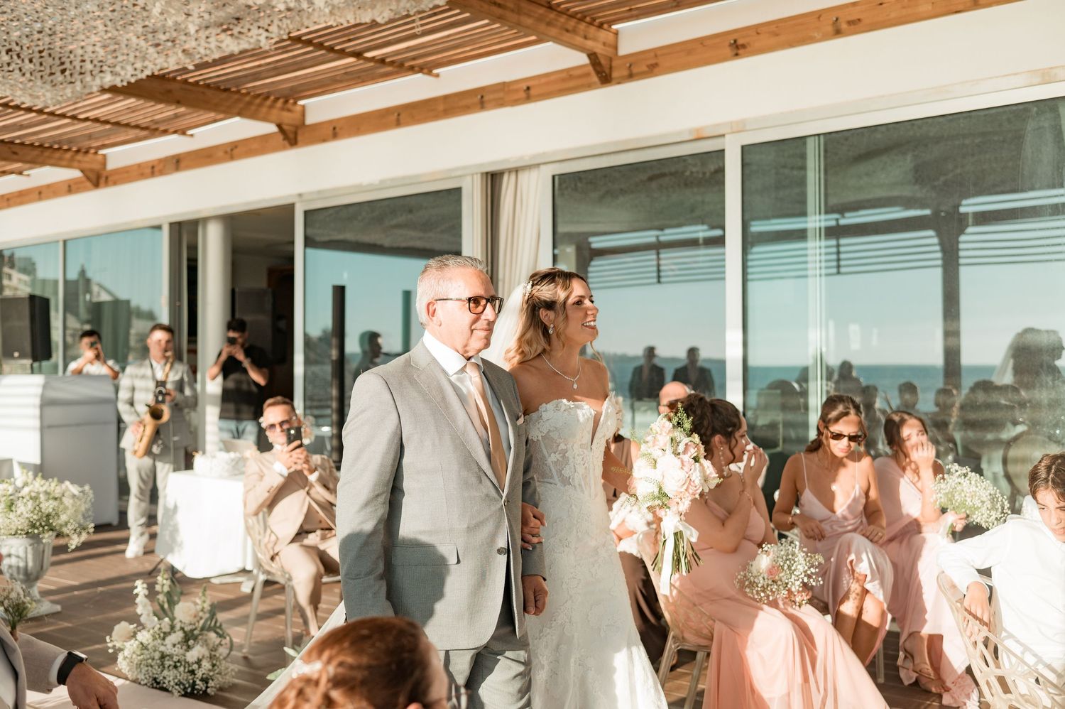 Elegant destination wedding near Lisbon with relaxed seaside atmosphere.