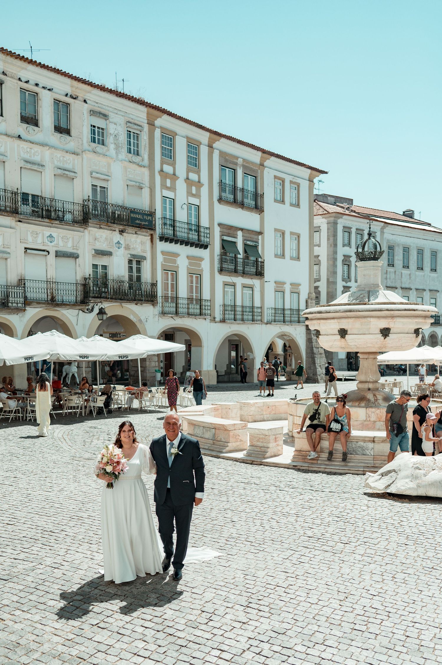 Destination wedding photography in Alentejo with authentic and intimate moments.