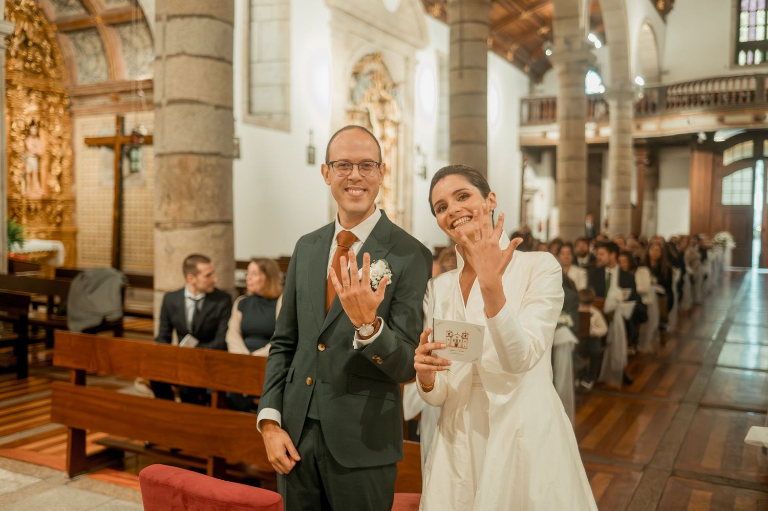 Emotional winter wedding celebration in Porto with cozy and festive atmosphere.