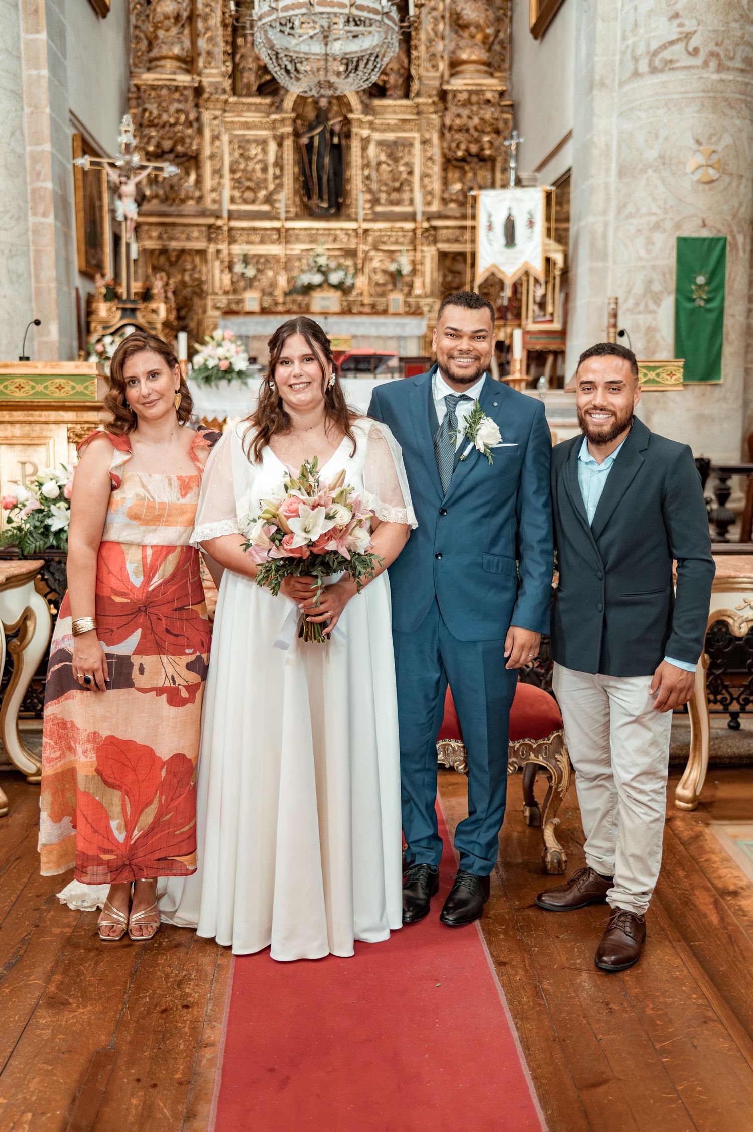 Destination wedding photography in Alentejo with authentic and intimate moments.