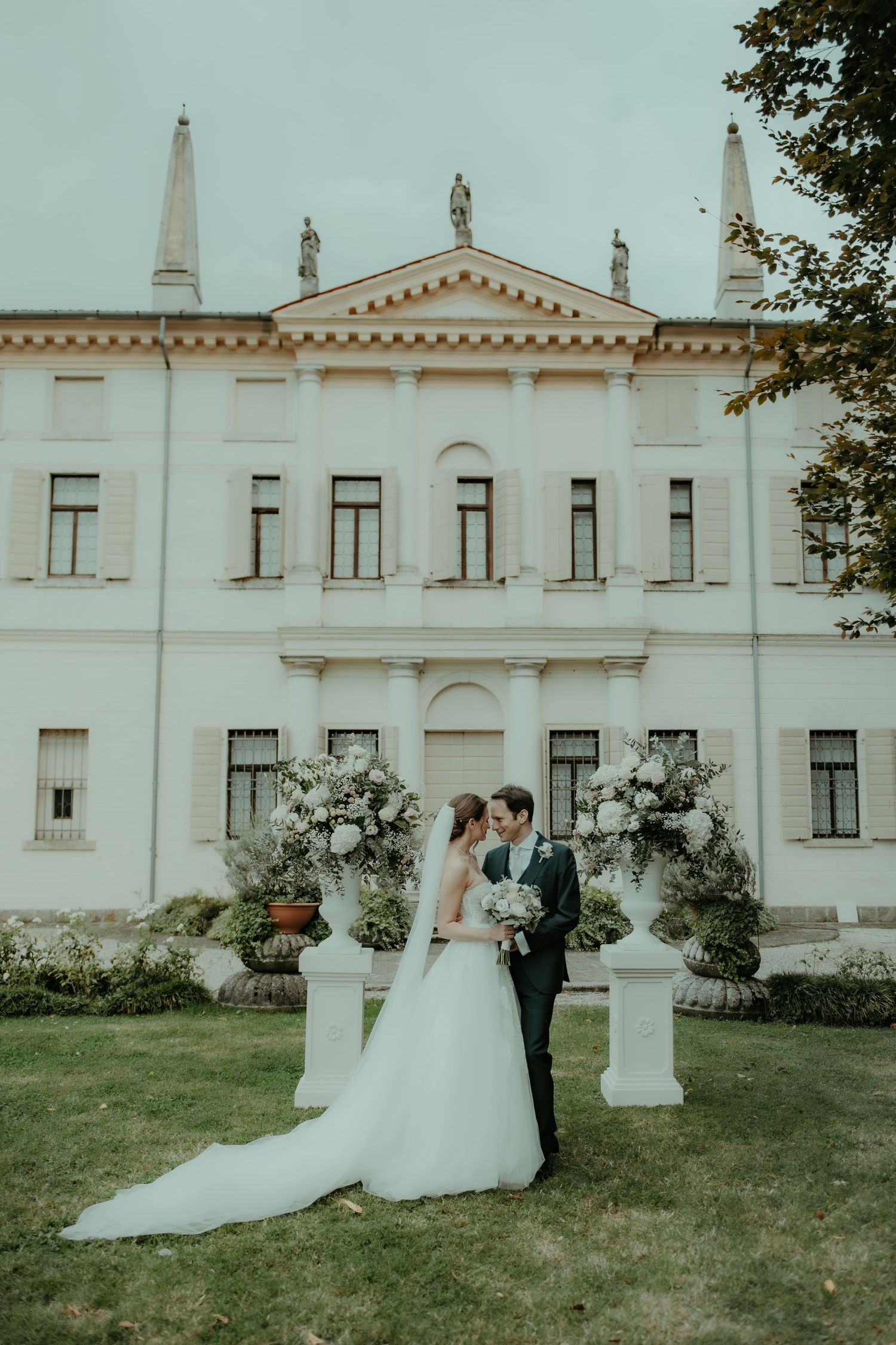 wedding photographer in Italy, destination wedding photographer, wedding photographer near me, professional wedding photographer