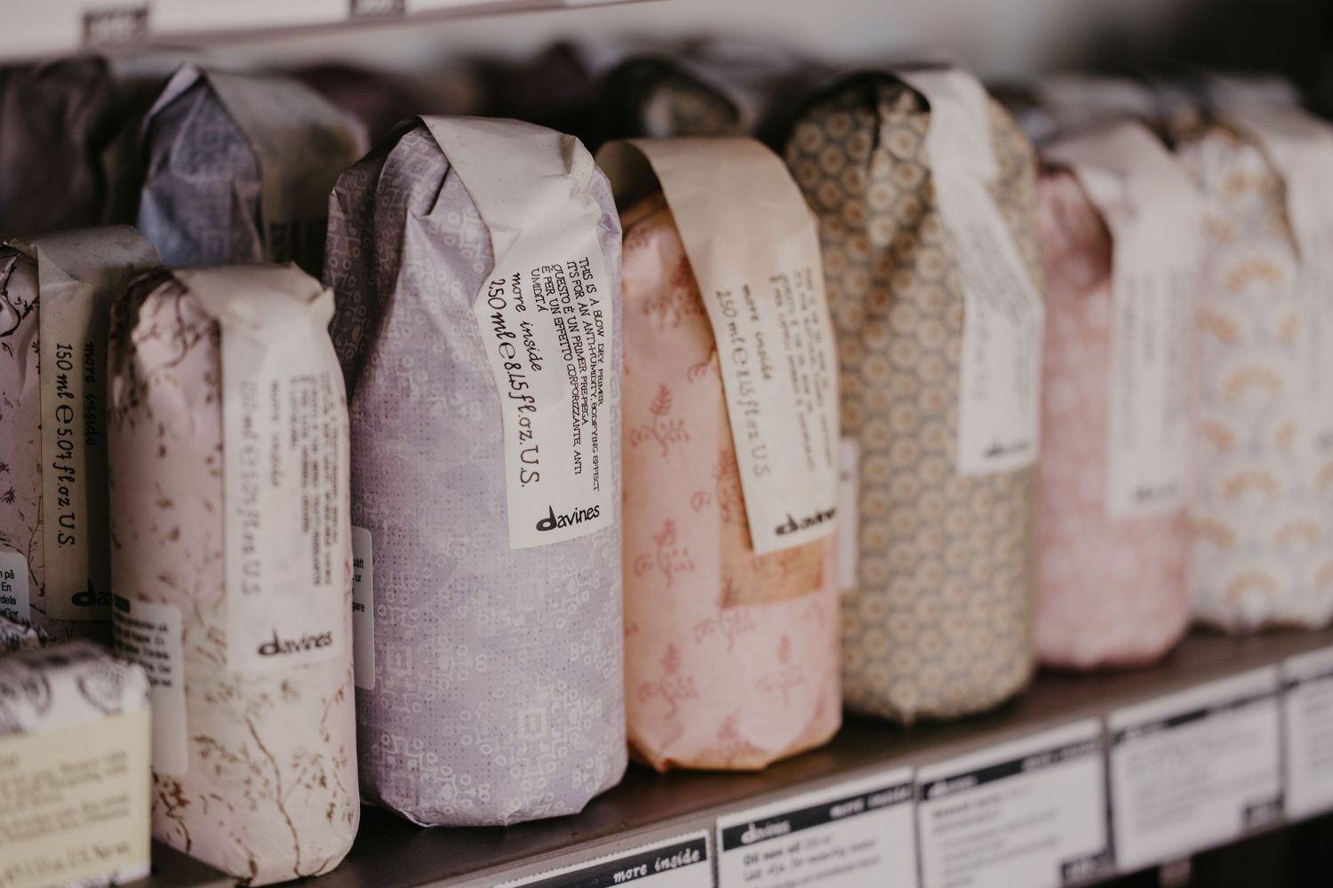 Forma och definiera din stil med Davines professionella stylingprodukter, skapade för långvarigt resultat.