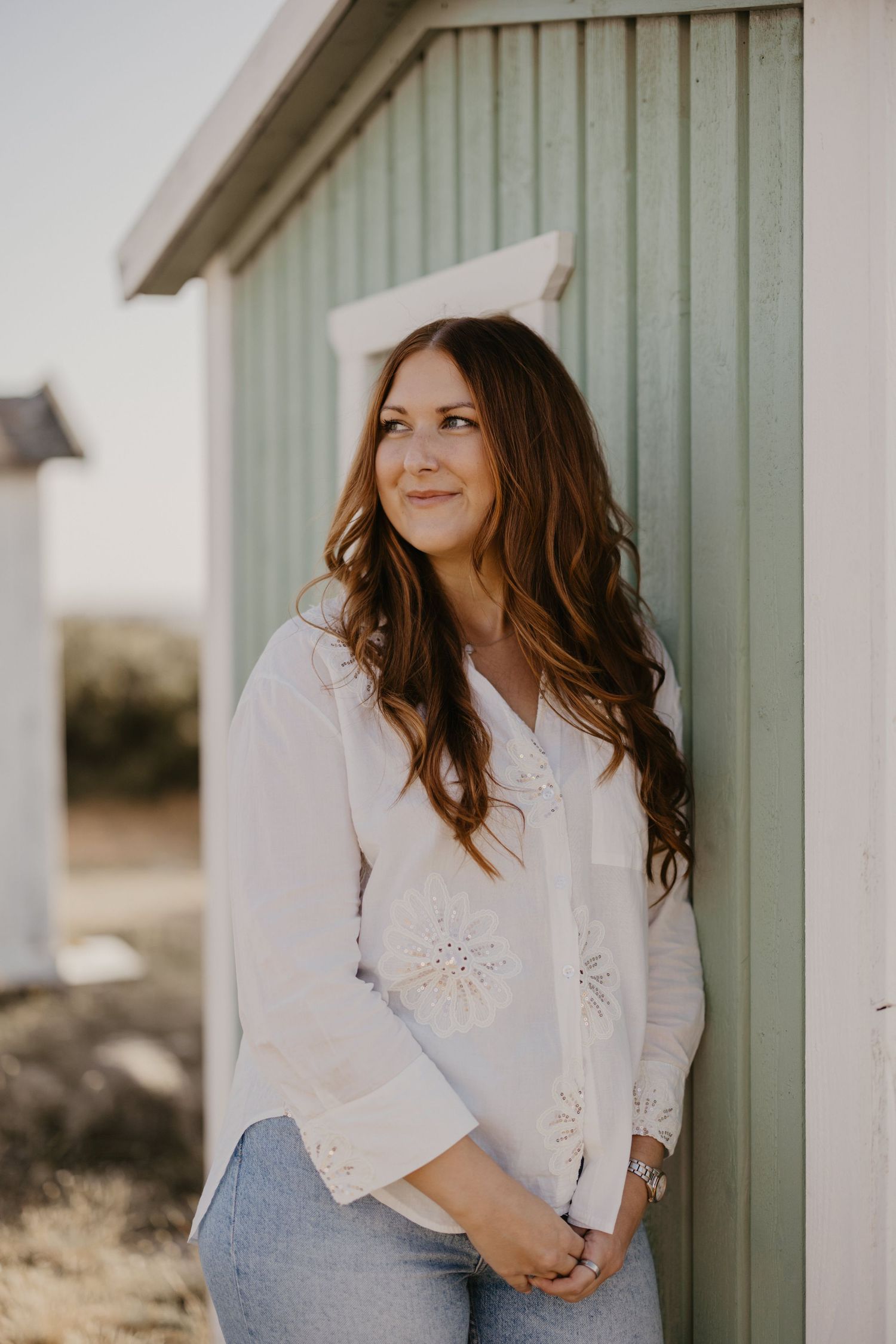 Alexandra är vår engagerade elev som lär sig hantverket för att ge dig bästa möjliga hårvård och styling.