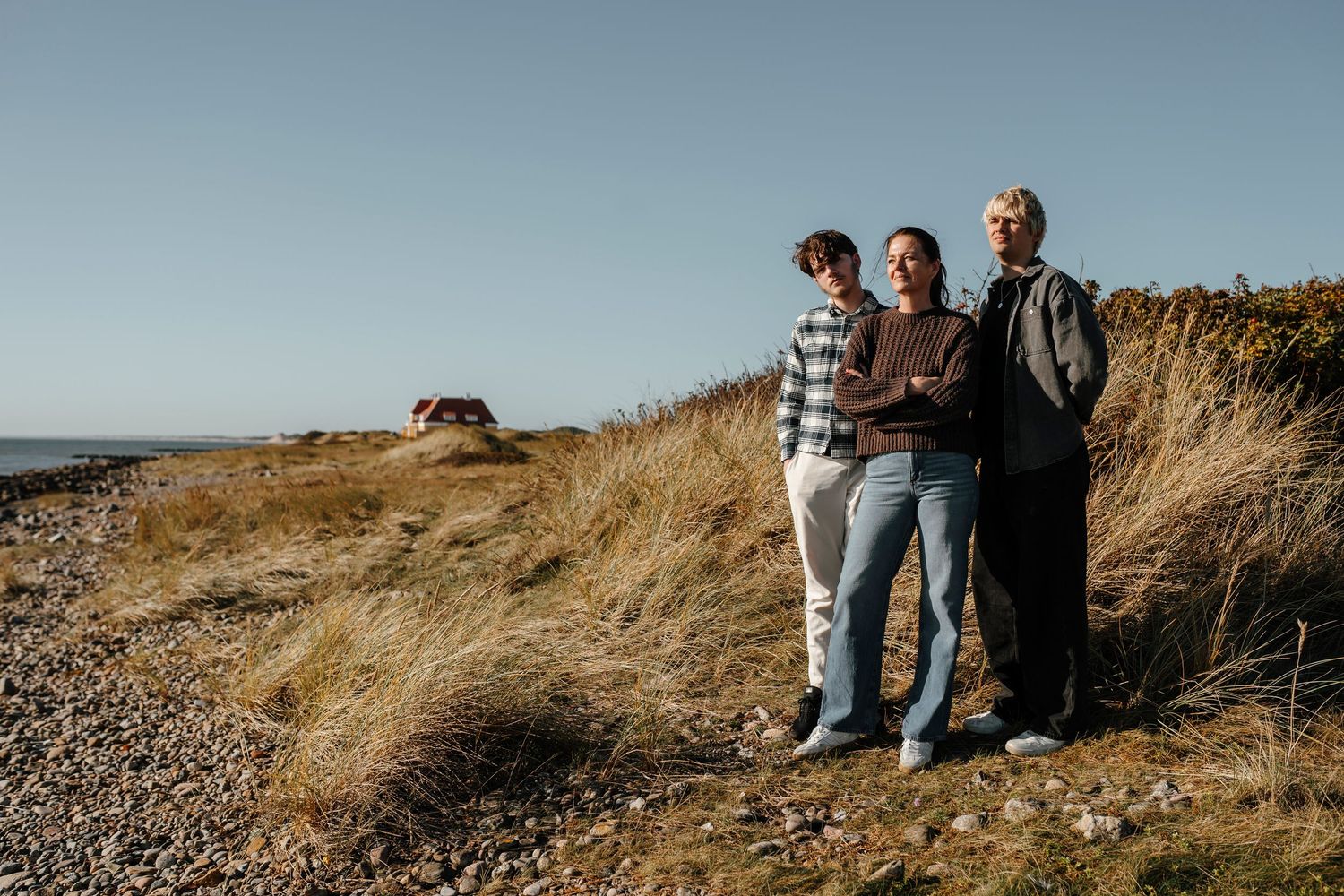 Familiefotografering ved stranden i Skagen, lavet af fotograf fra Aalborg.