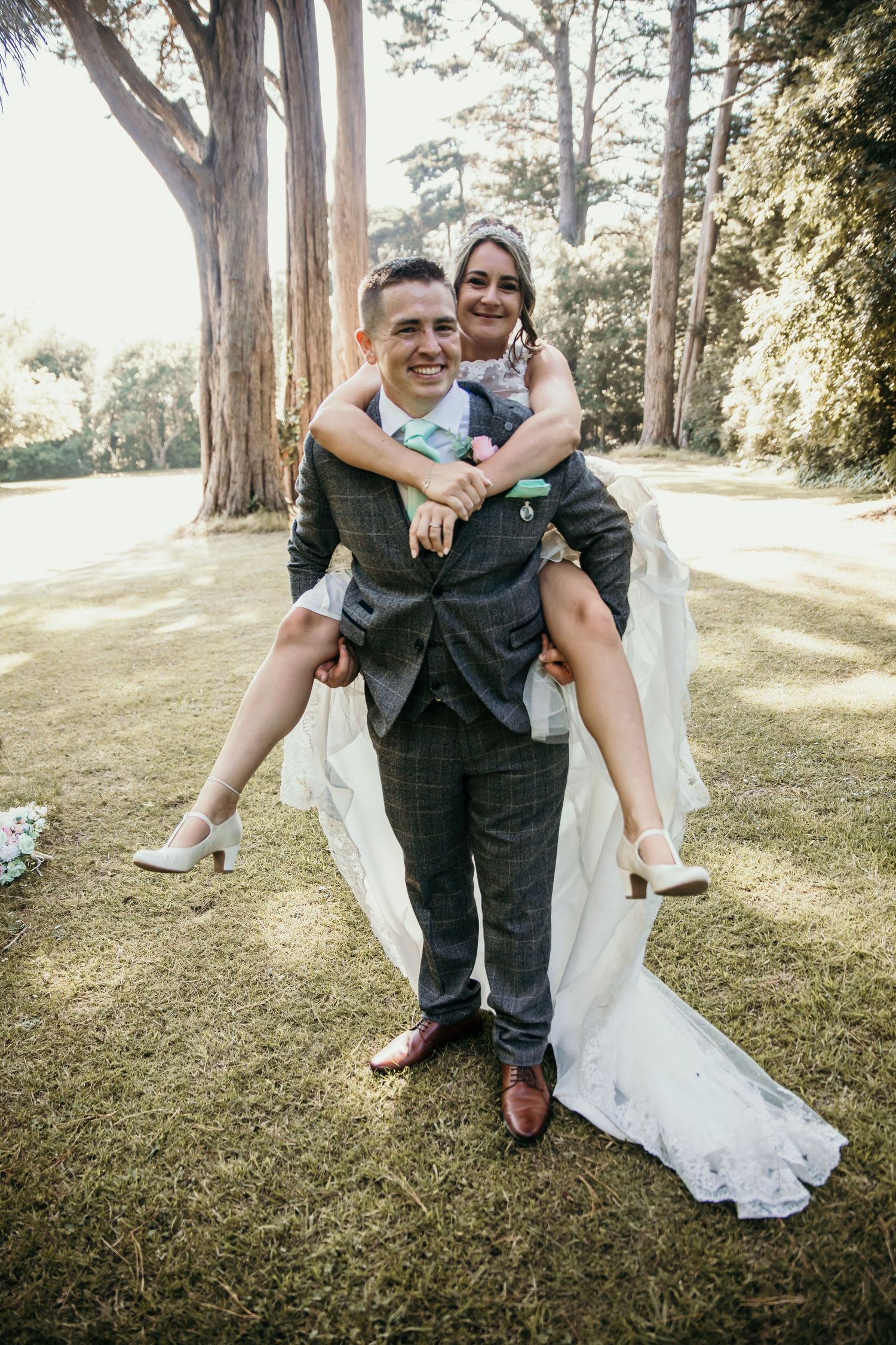 fun natural wedding photographer